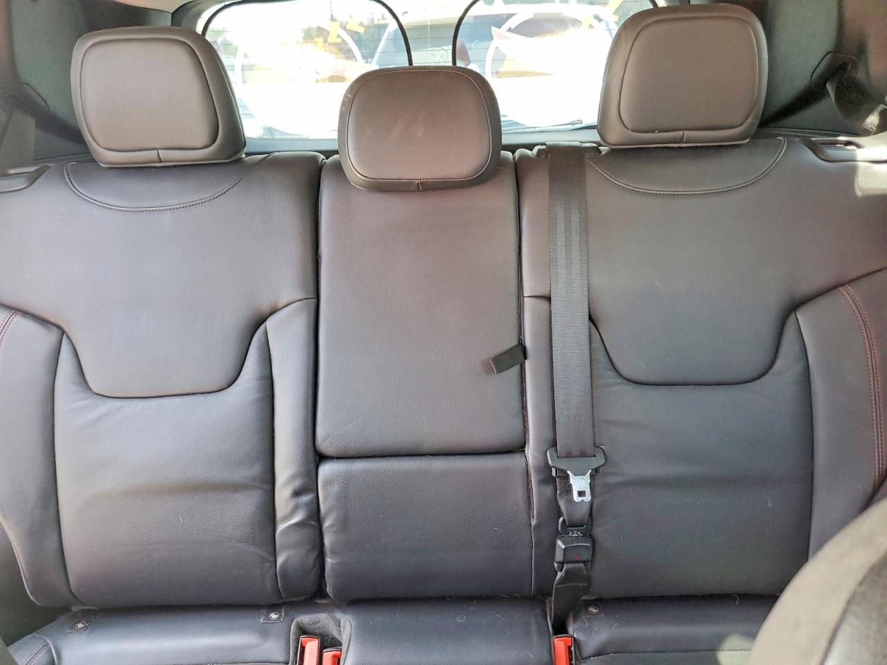 2015 Jeep Renegade Trailhawk Red vin: ZACCJBCTXFPB93059