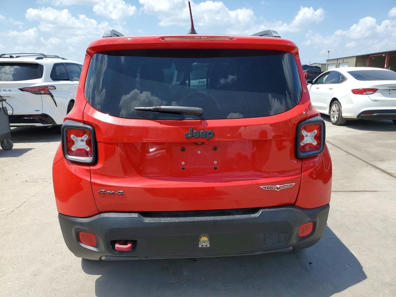 2015 Jeep Renegade Trailhawk Red vin: ZACCJBCTXFPB93059
