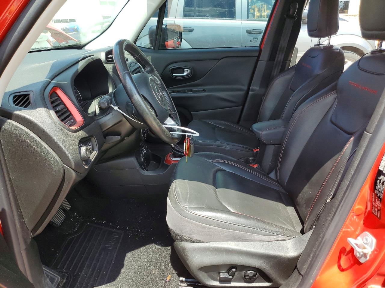 2015 Jeep Renegade Trailhawk Red vin: ZACCJBCTXFPB93059