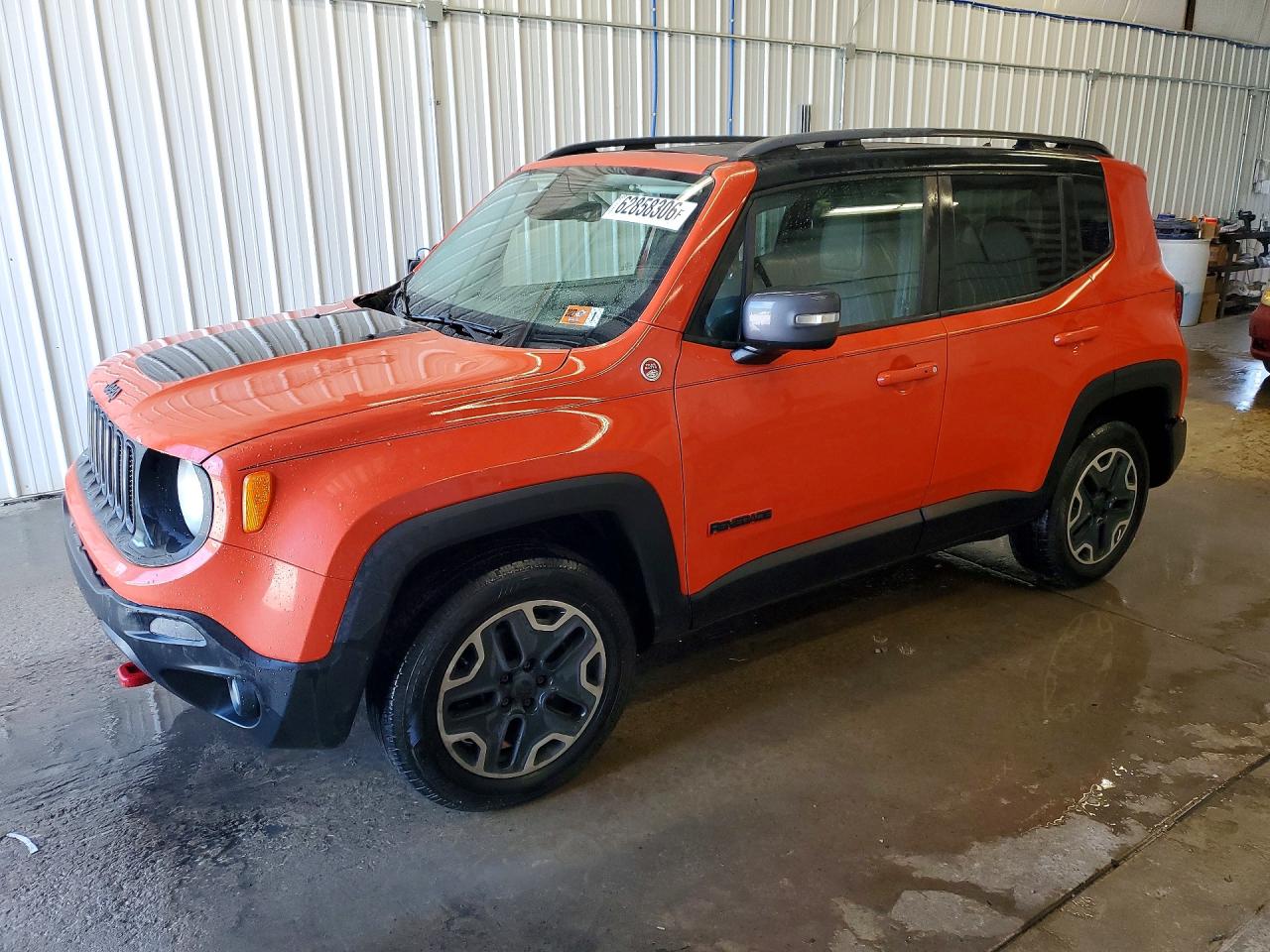 2015 Jeep Renegade Trailhawk Orange vin: ZACCJBCTXFPC16341