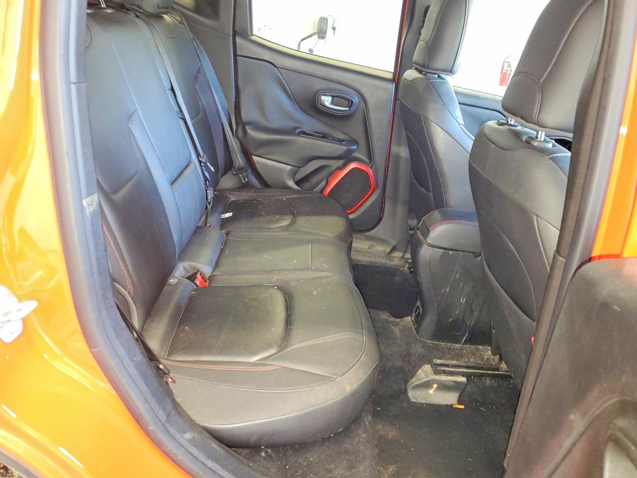 2015 Jeep Renegade Trailhawk Orange vin: ZACCJBCTXFPC16341