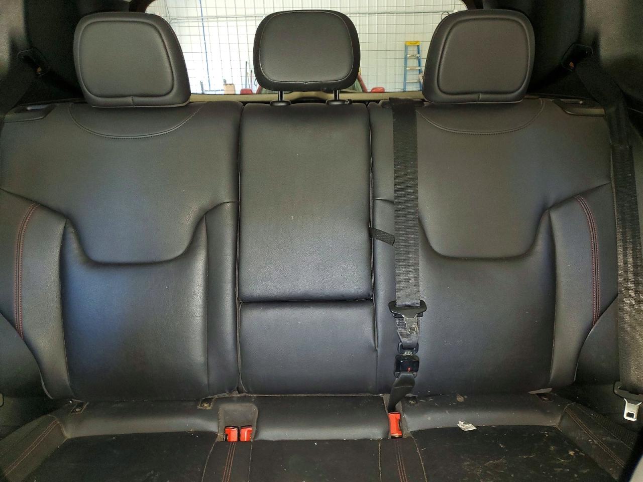 2015 Jeep Renegade Trailhawk Orange vin: ZACCJBCTXFPC16341