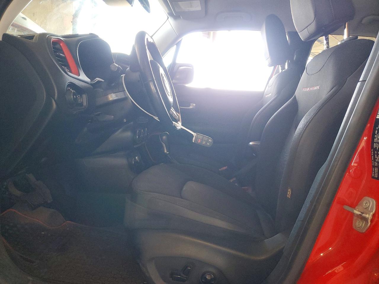 2015 Jeep Renegade Trailhawk Красный vin: ZACCJBCTXFPC17926