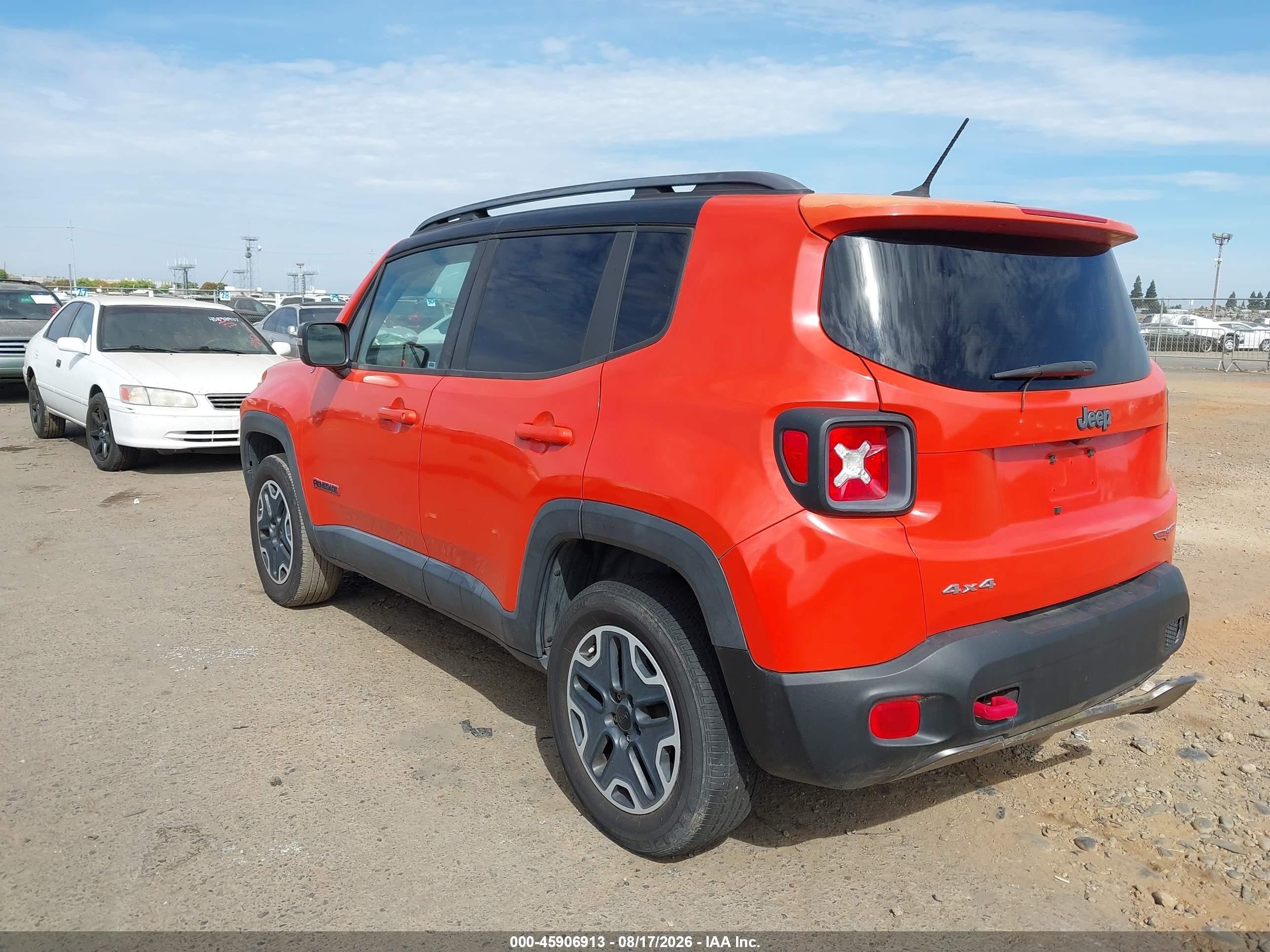 2015 Jeep Renegade Trailhawk Orange vin: ZACCJBCTXFPC18266