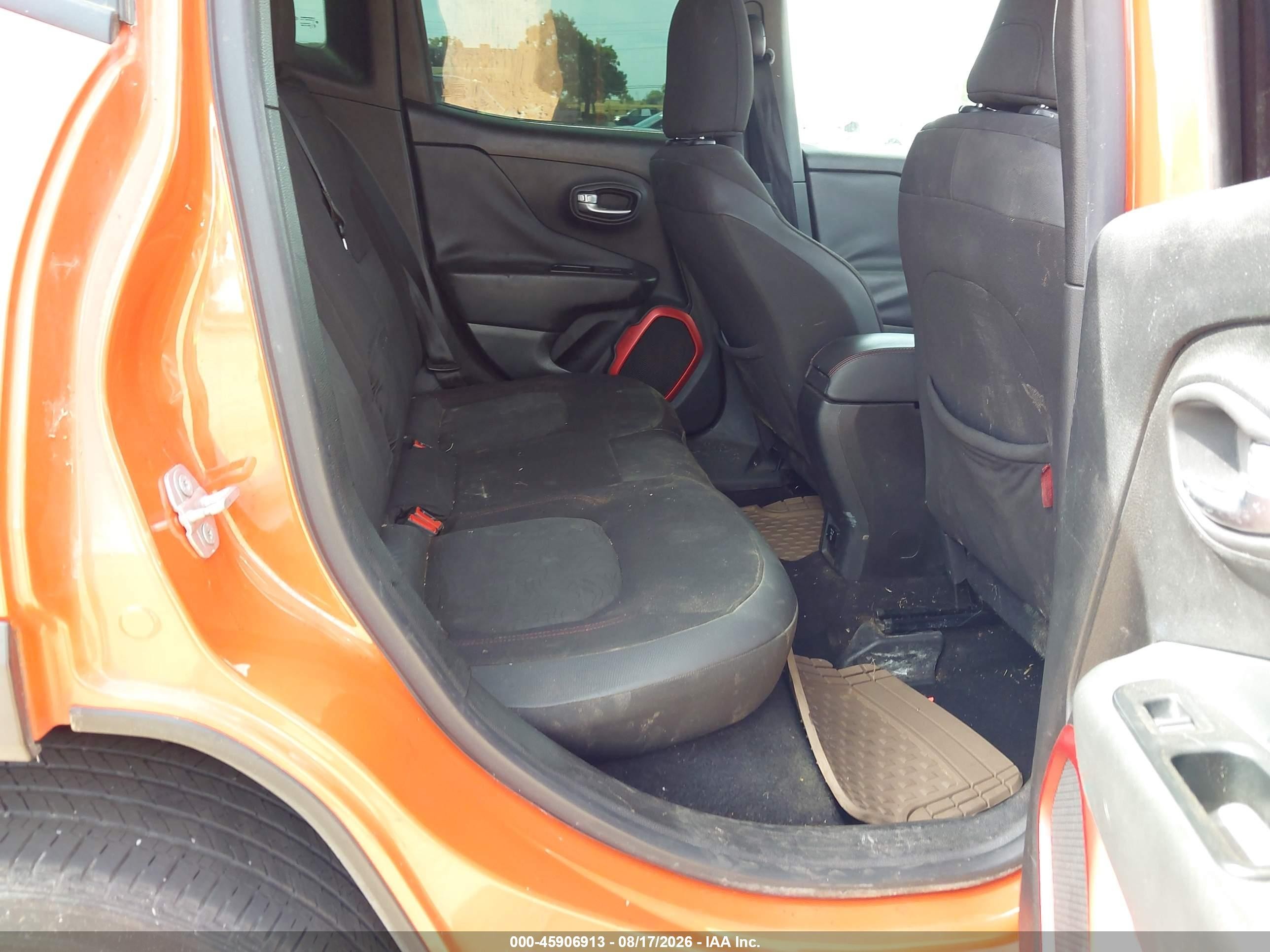 2015 Jeep Renegade Trailhawk Orange vin: ZACCJBCTXFPC18266