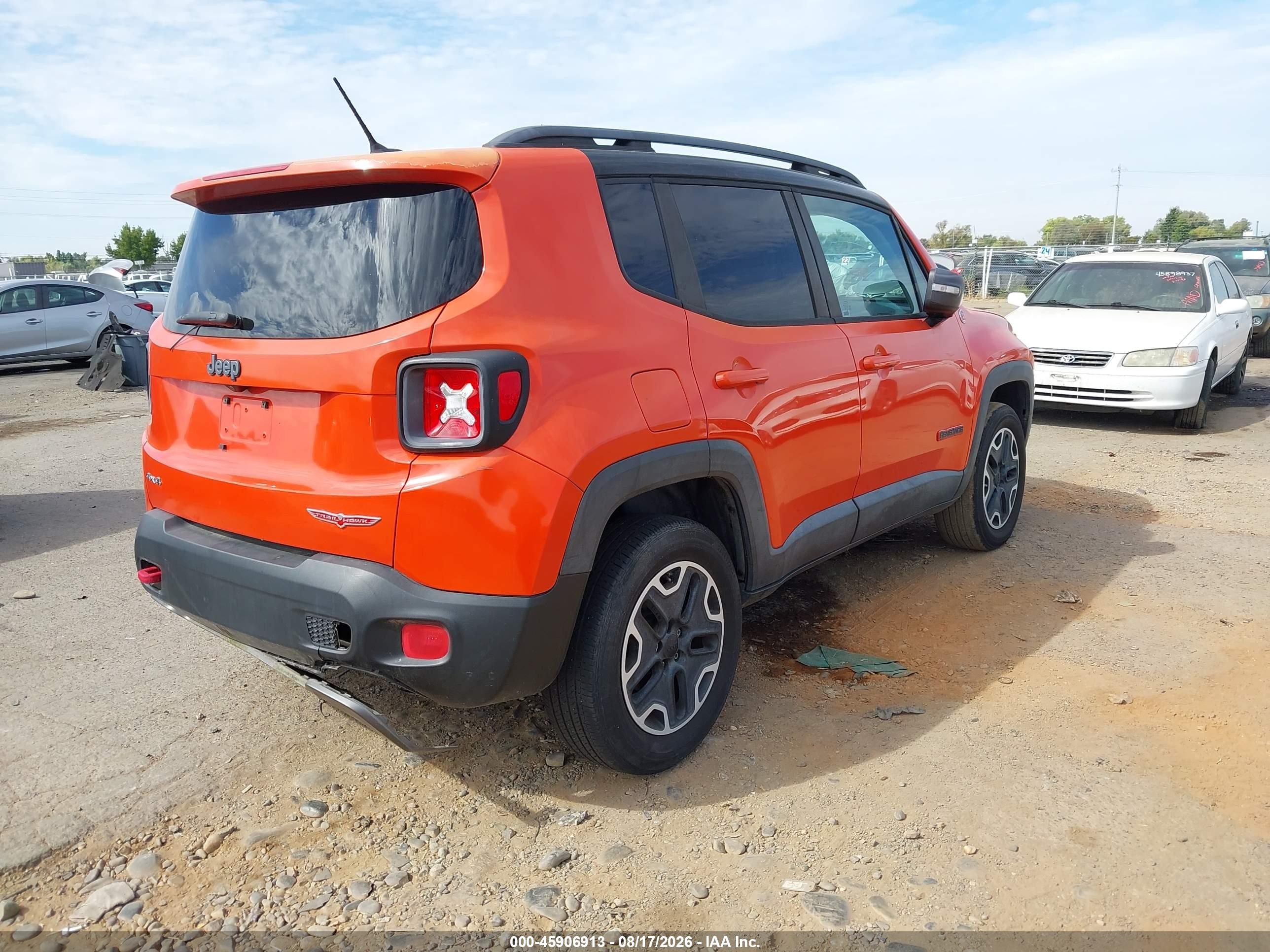 2015 Jeep Renegade Trailhawk Orange vin: ZACCJBCTXFPC18266