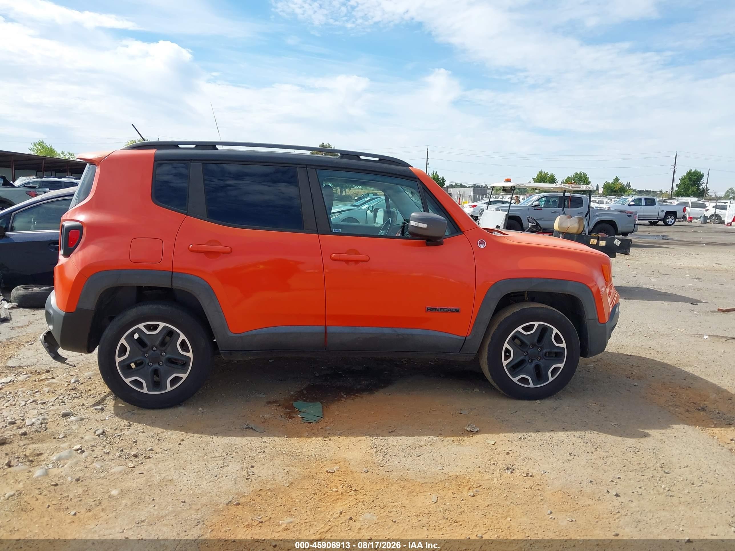2015 Jeep Renegade Trailhawk Orange vin: ZACCJBCTXFPC18266