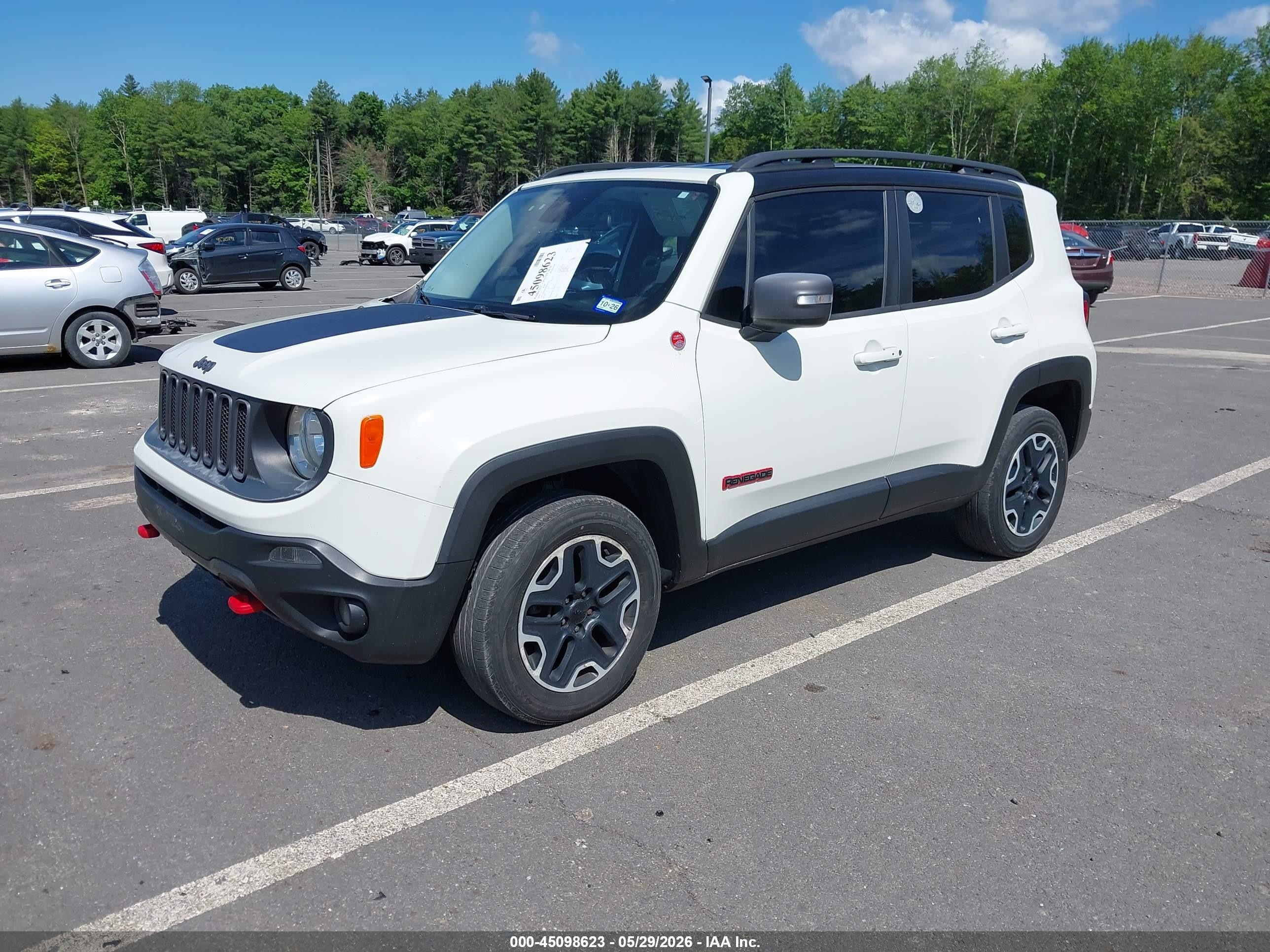 2016 Jeep Renegade Trailhawk White vin: ZACCJBCTXGPD87673