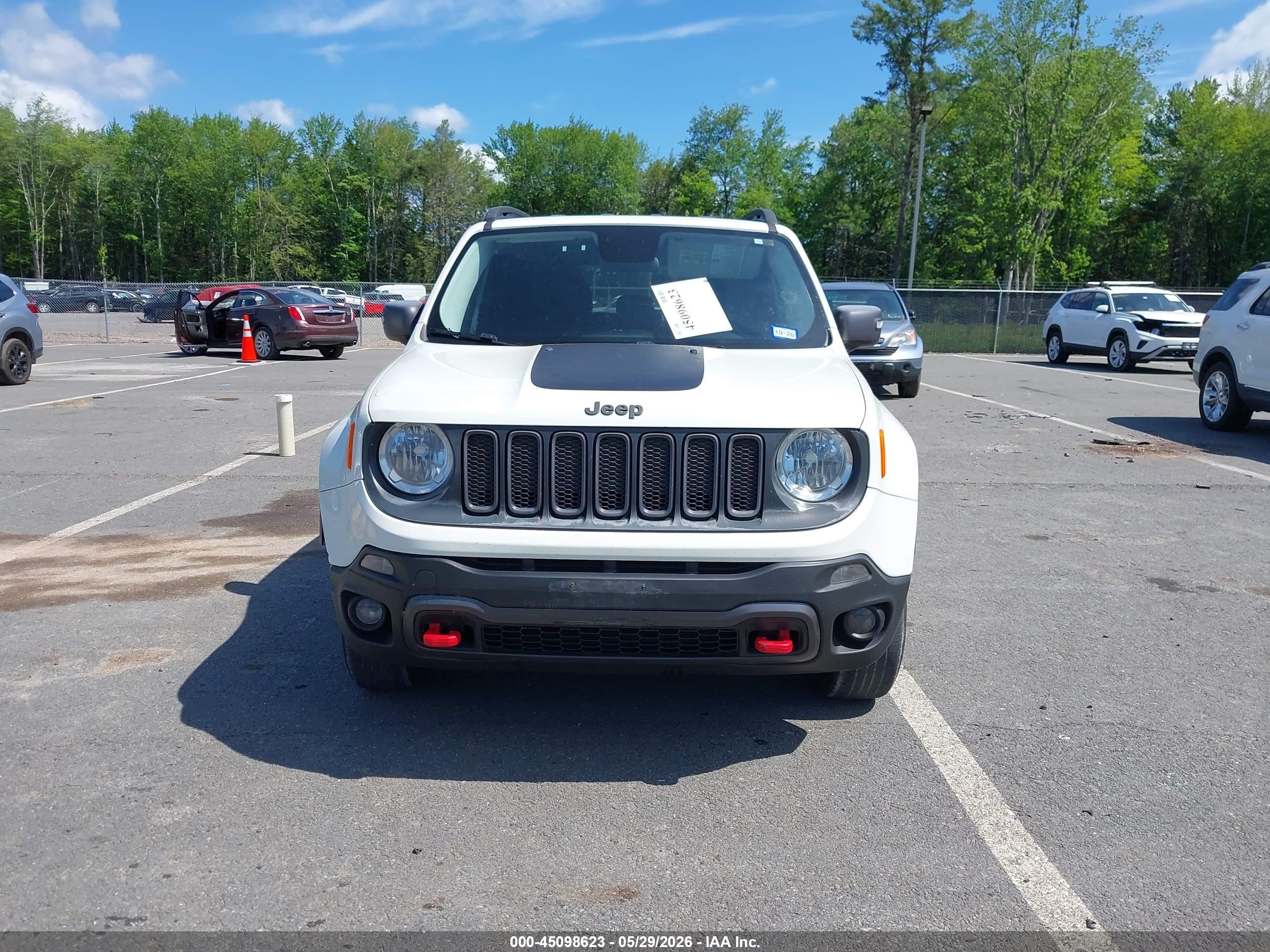 2016 Jeep Renegade Trailhawk White vin: ZACCJBCTXGPD87673