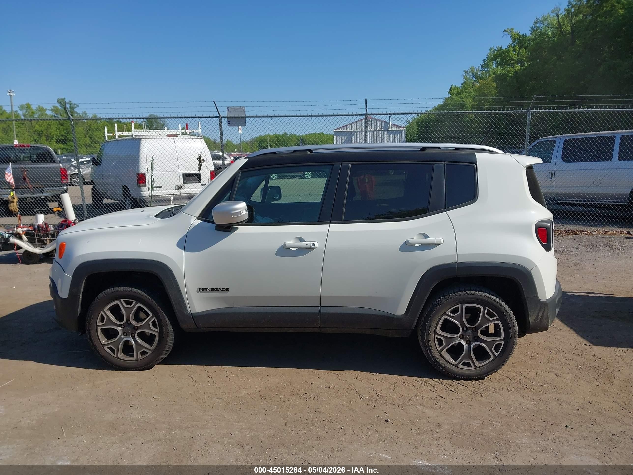 2017 Jeep Renegade Limited 4x4 White vin: ZACCJBDB1HPF05925