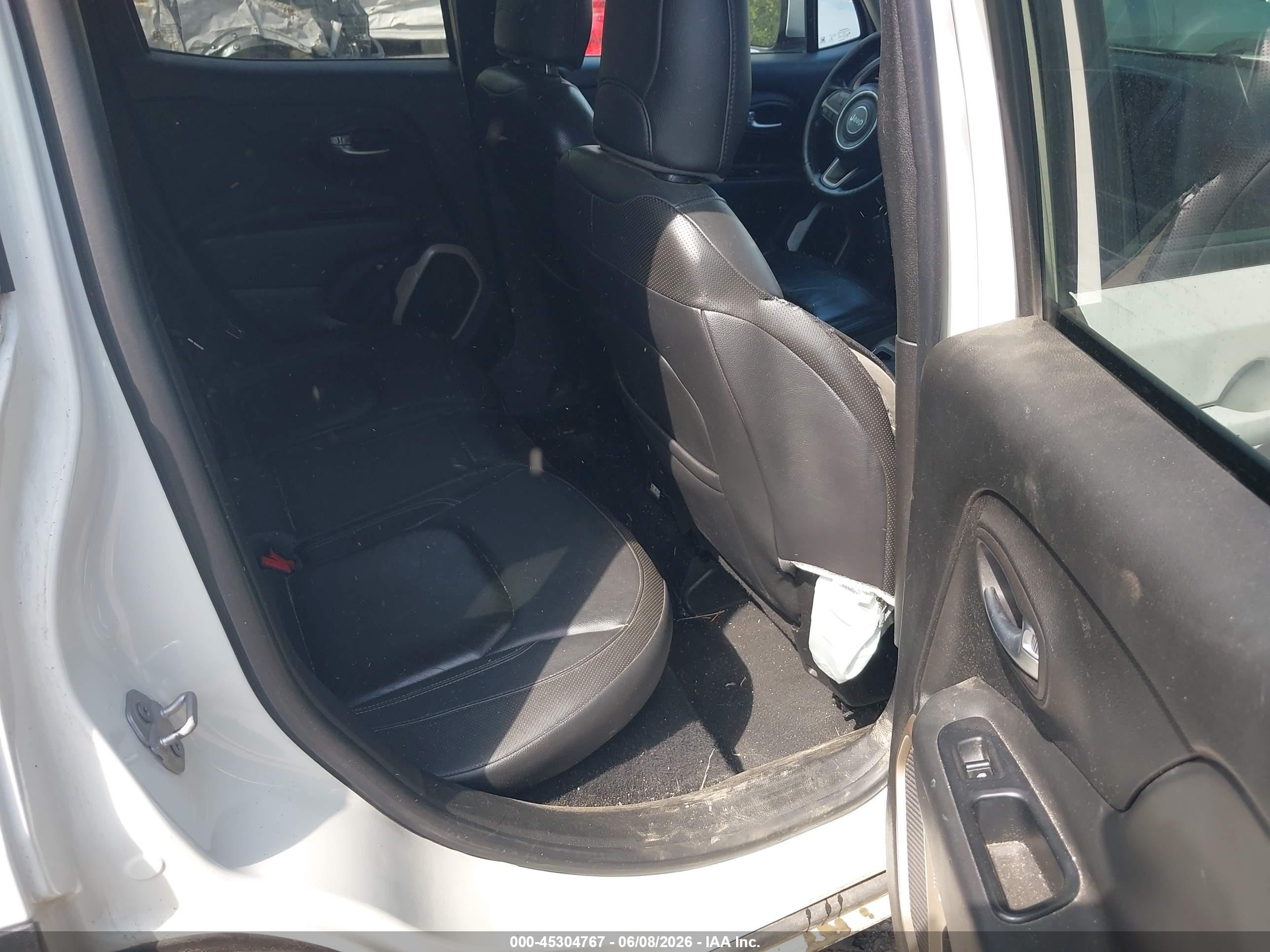 2015 Jeep Renegade Limited White vin: ZACCJBDT0FPB53320