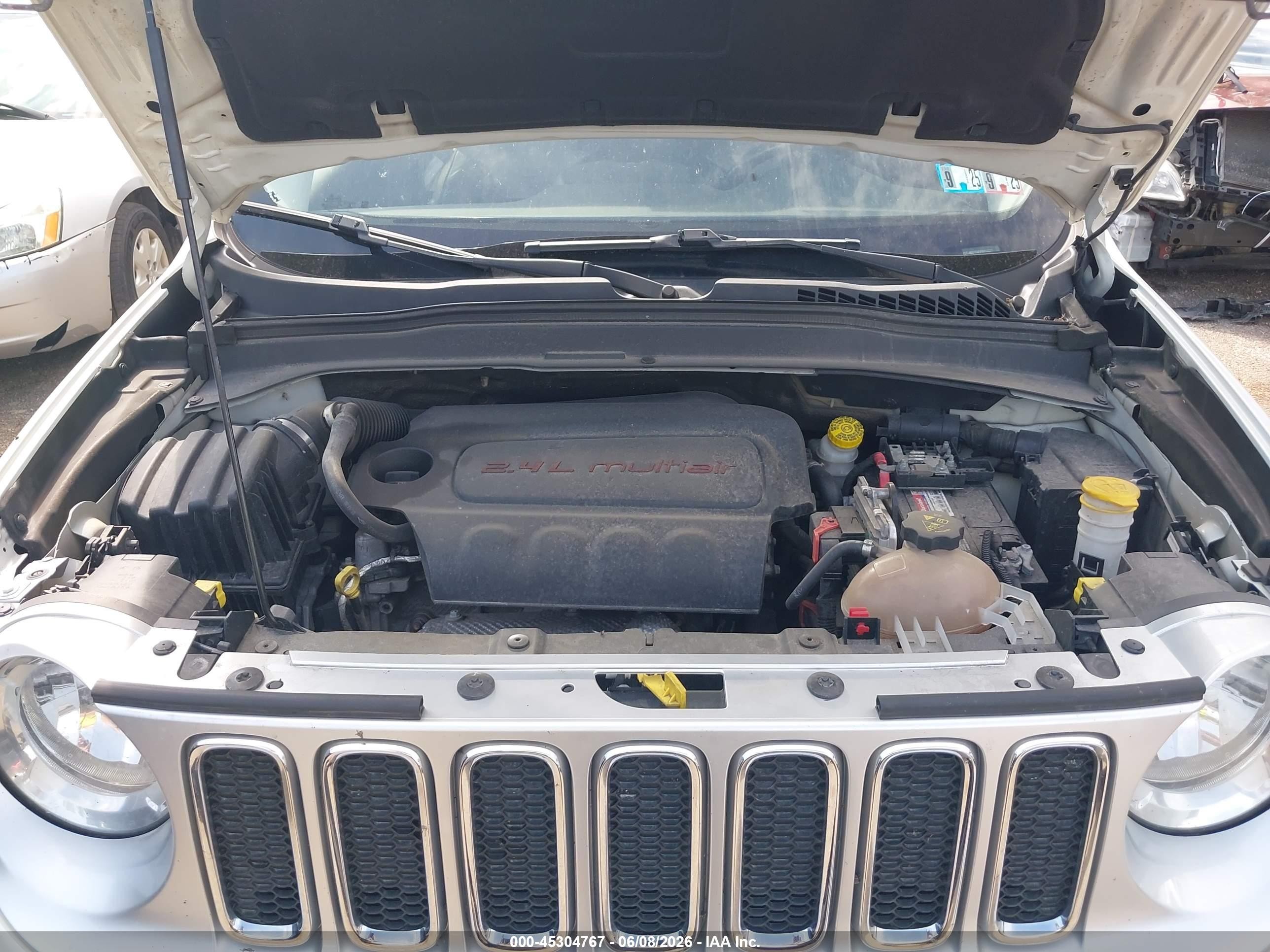 2015 Jeep Renegade Limited White vin: ZACCJBDT0FPB53320
