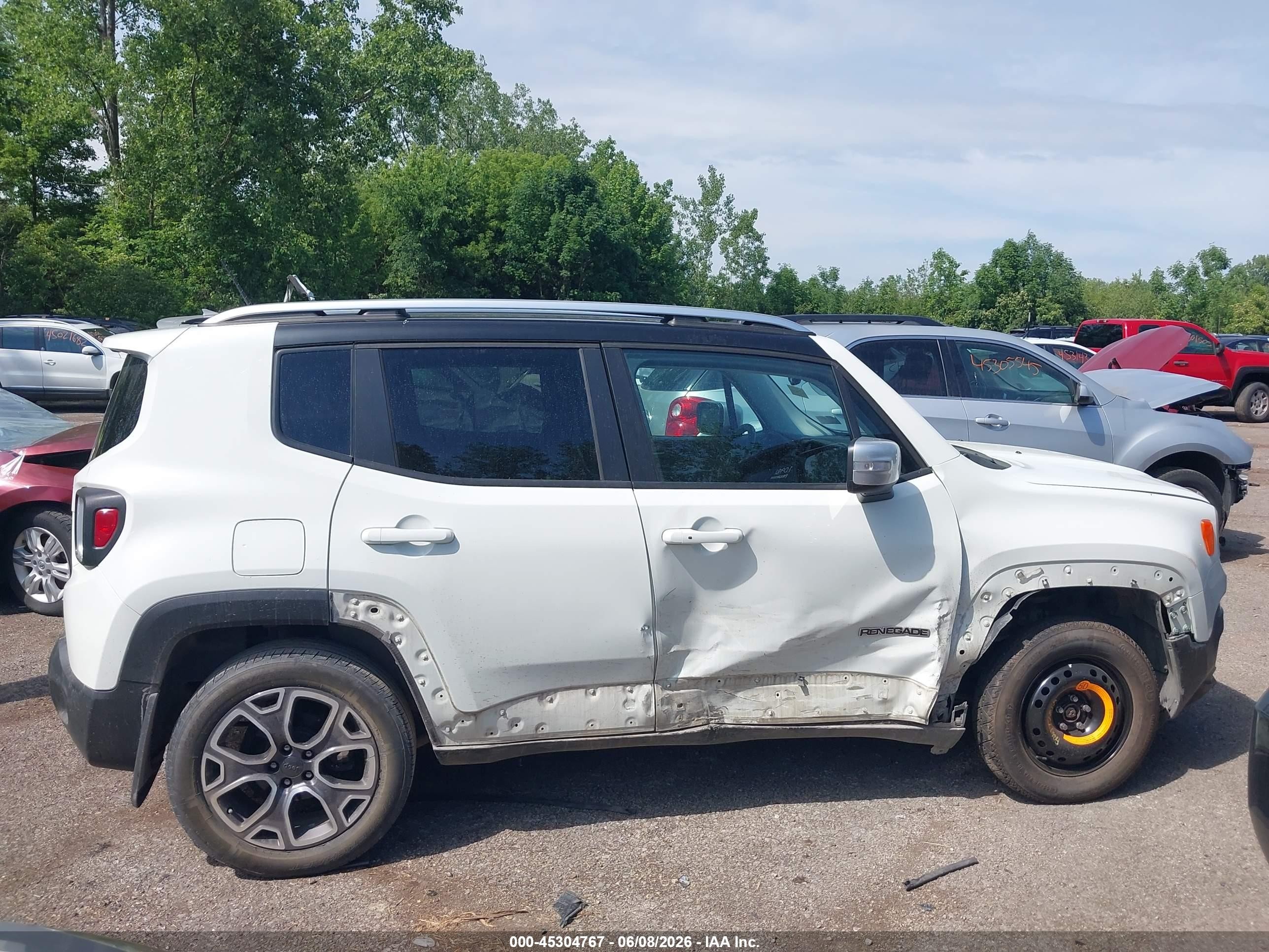 2015 Jeep Renegade Limited White vin: ZACCJBDT0FPB53320