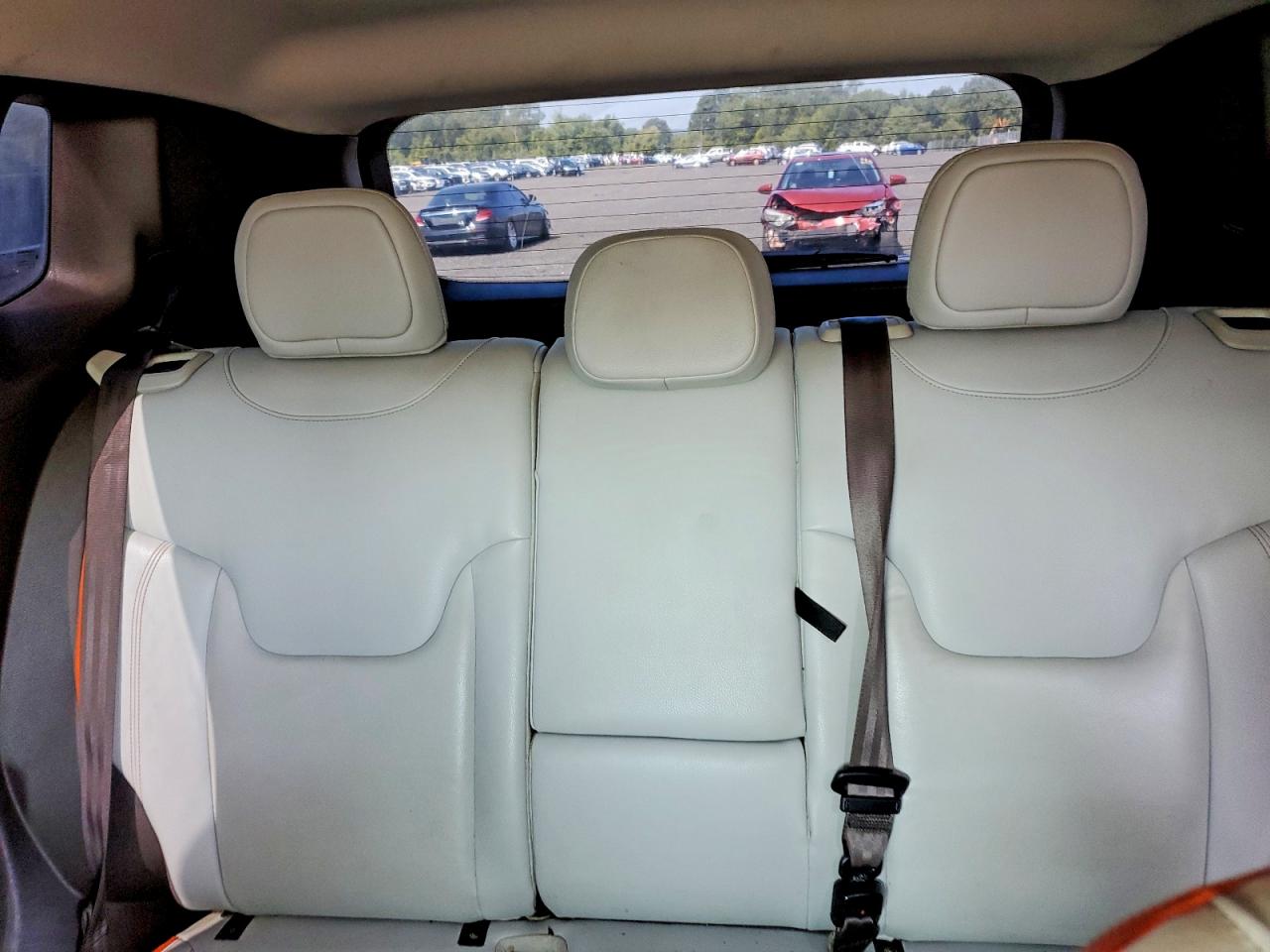 2015 Jeep Renegade Limited White vin: ZACCJBDT0FPB57524