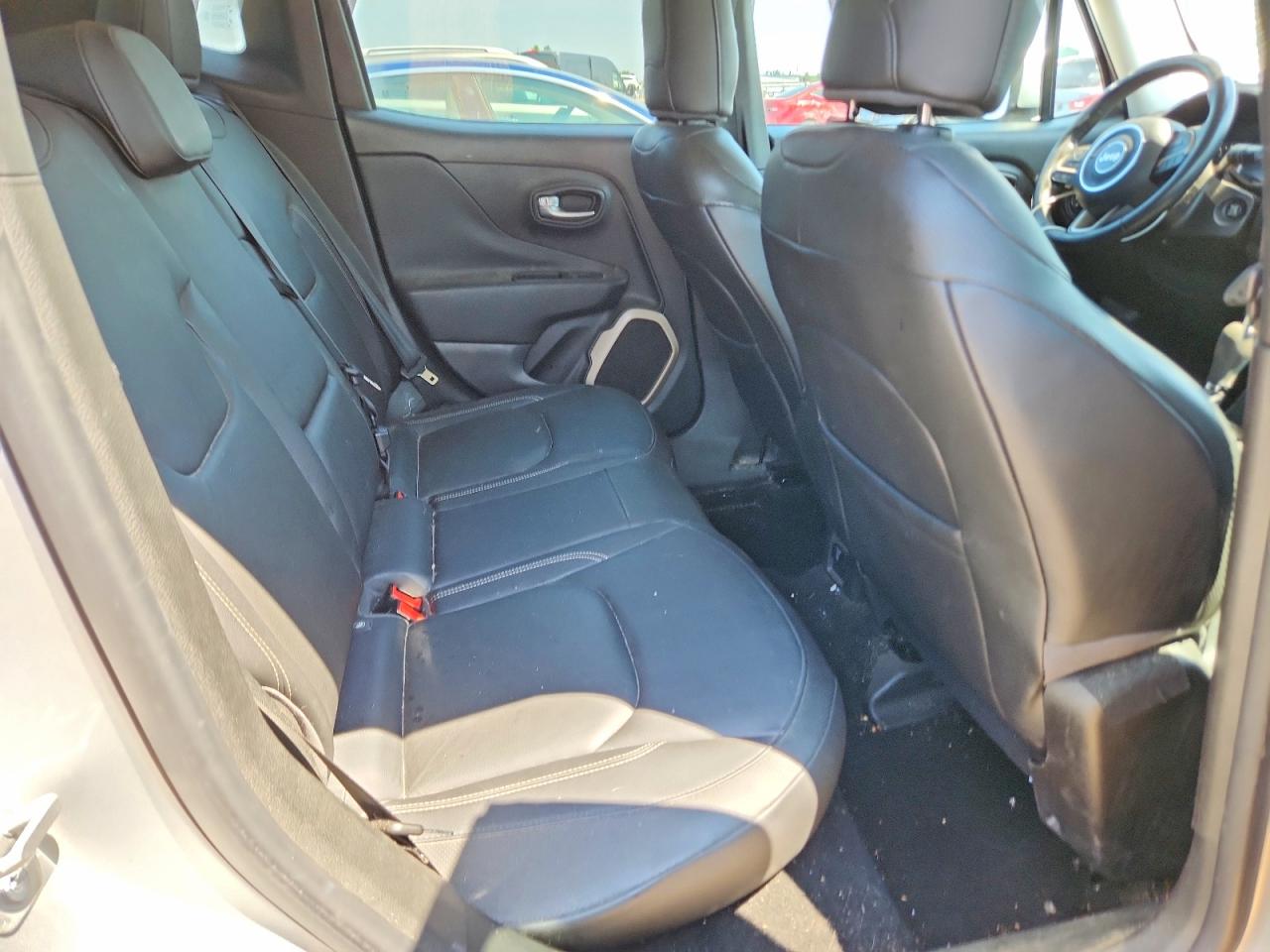 2015 Jeep Renegade Limited Silver vin: ZACCJBDT0FPB60200