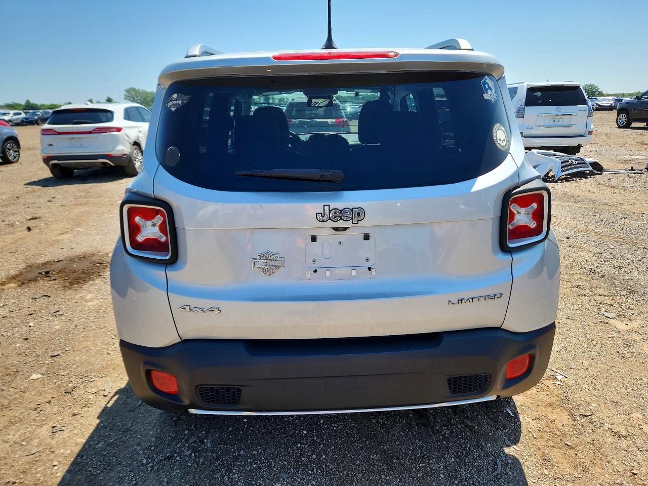 2015 Jeep Renegade Limited Silver vin: ZACCJBDT0FPB60200