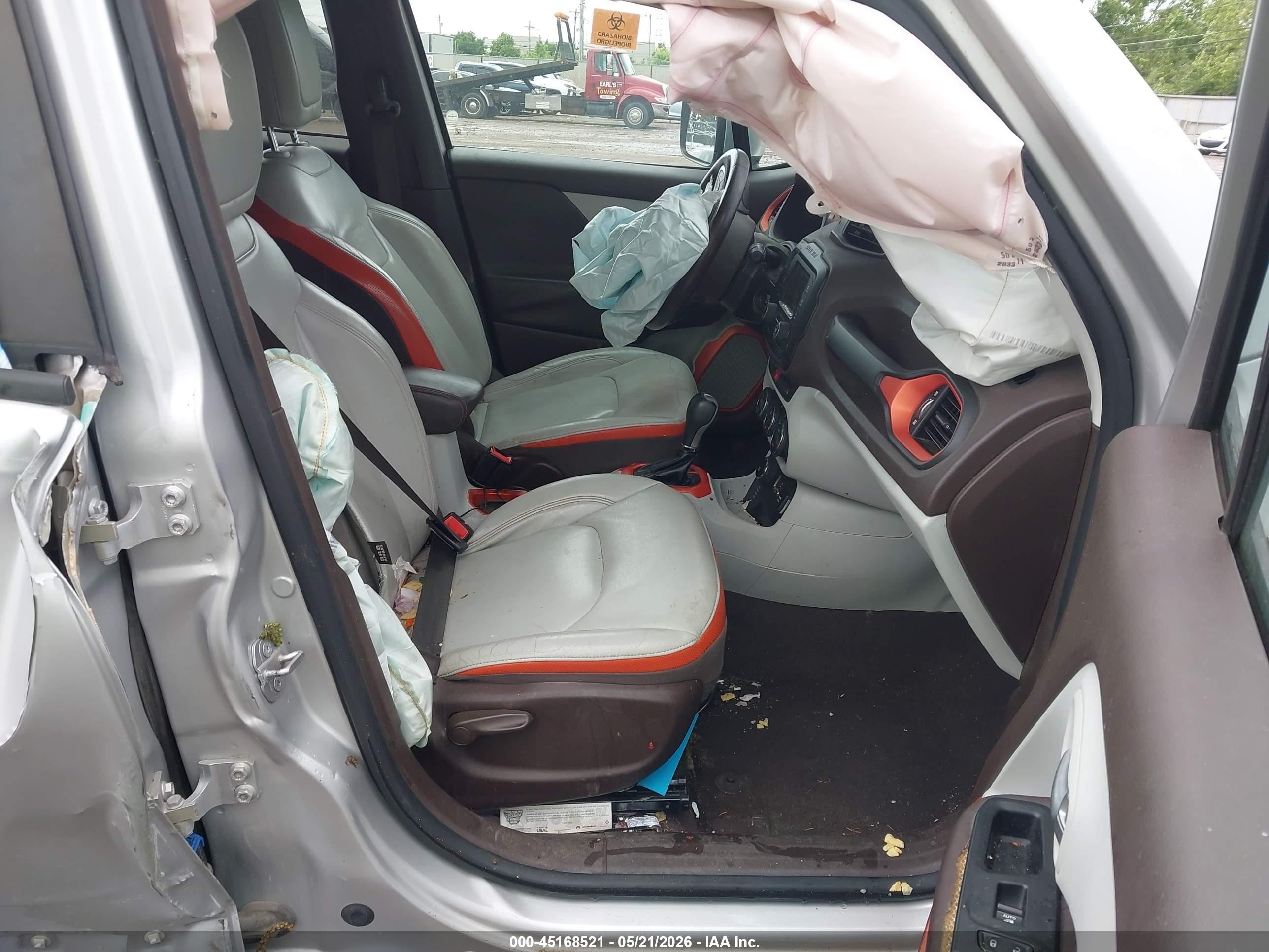 2015 Jeep Renegade Limited Silver vin: ZACCJBDT0FPB61183