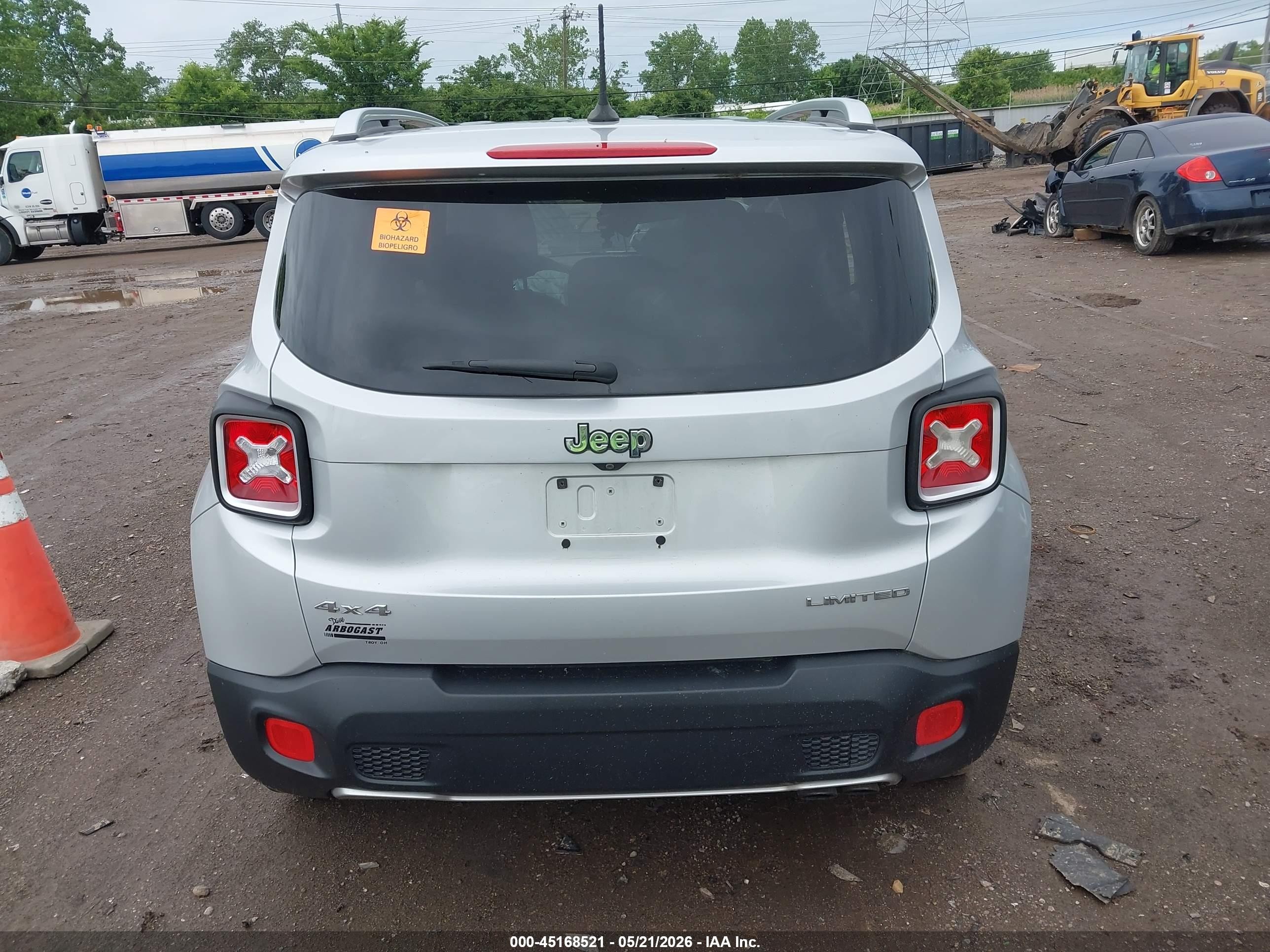 2015 Jeep Renegade Limited Silver vin: ZACCJBDT0FPB61183