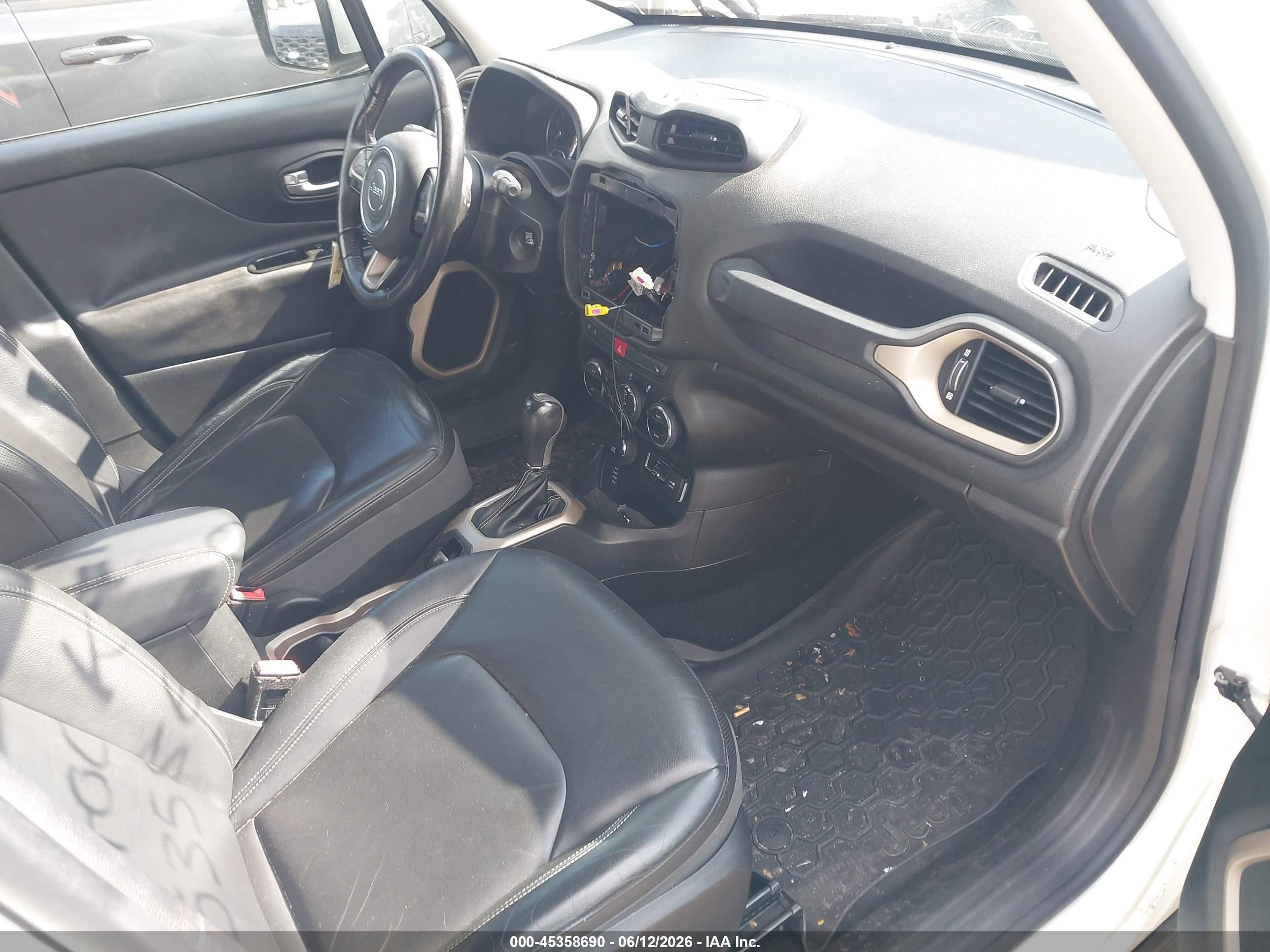 2015 Jeep Renegade Limited White vin: ZACCJBDT0FPB62181