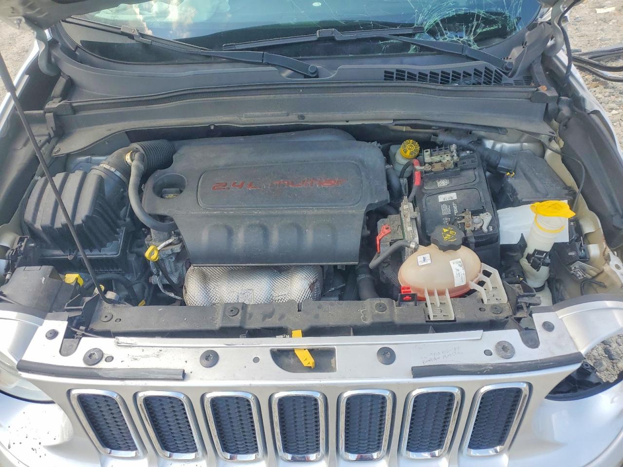 2015 Jeep Renegade Limited Silver vin: ZACCJBDT0FPB62760