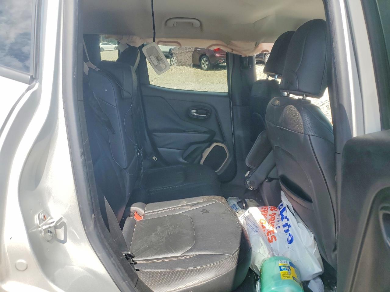 2015 Jeep Renegade Limited Silver vin: ZACCJBDT0FPB62760