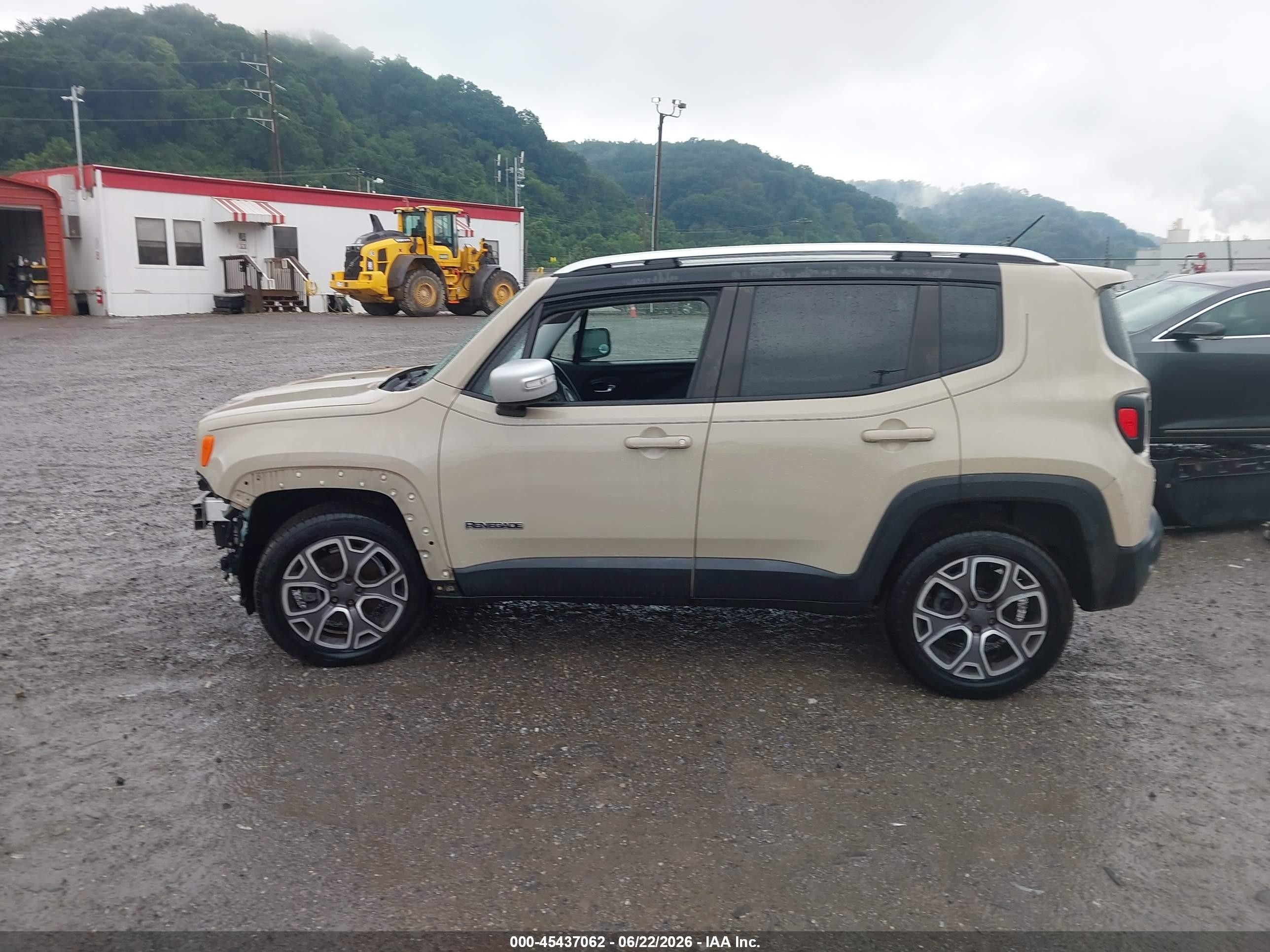 2015 Jeep Renegade Limited Tan vin: ZACCJBDT0FPB69176