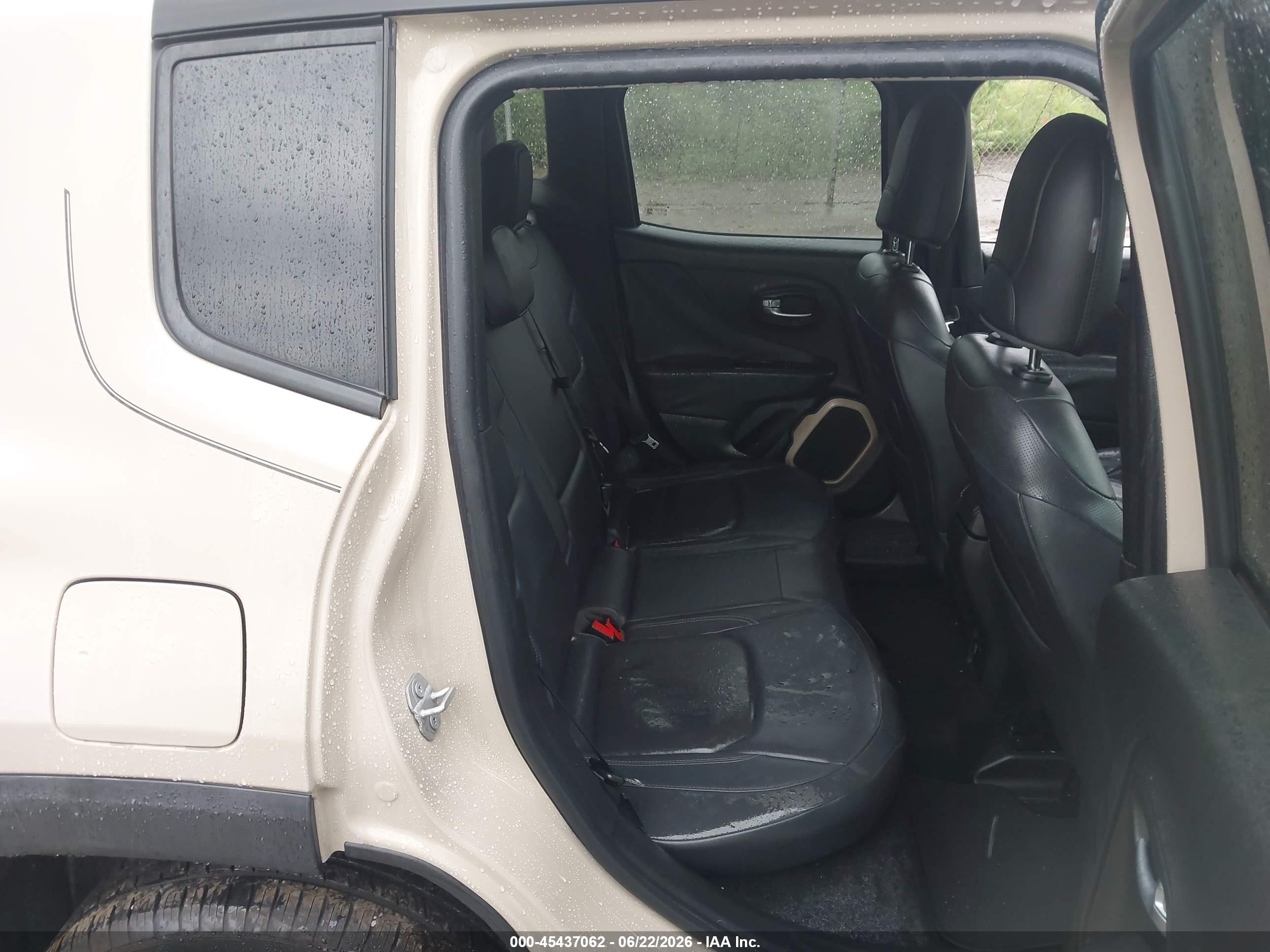 2015 Jeep Renegade Limited Tan vin: ZACCJBDT0FPB69176