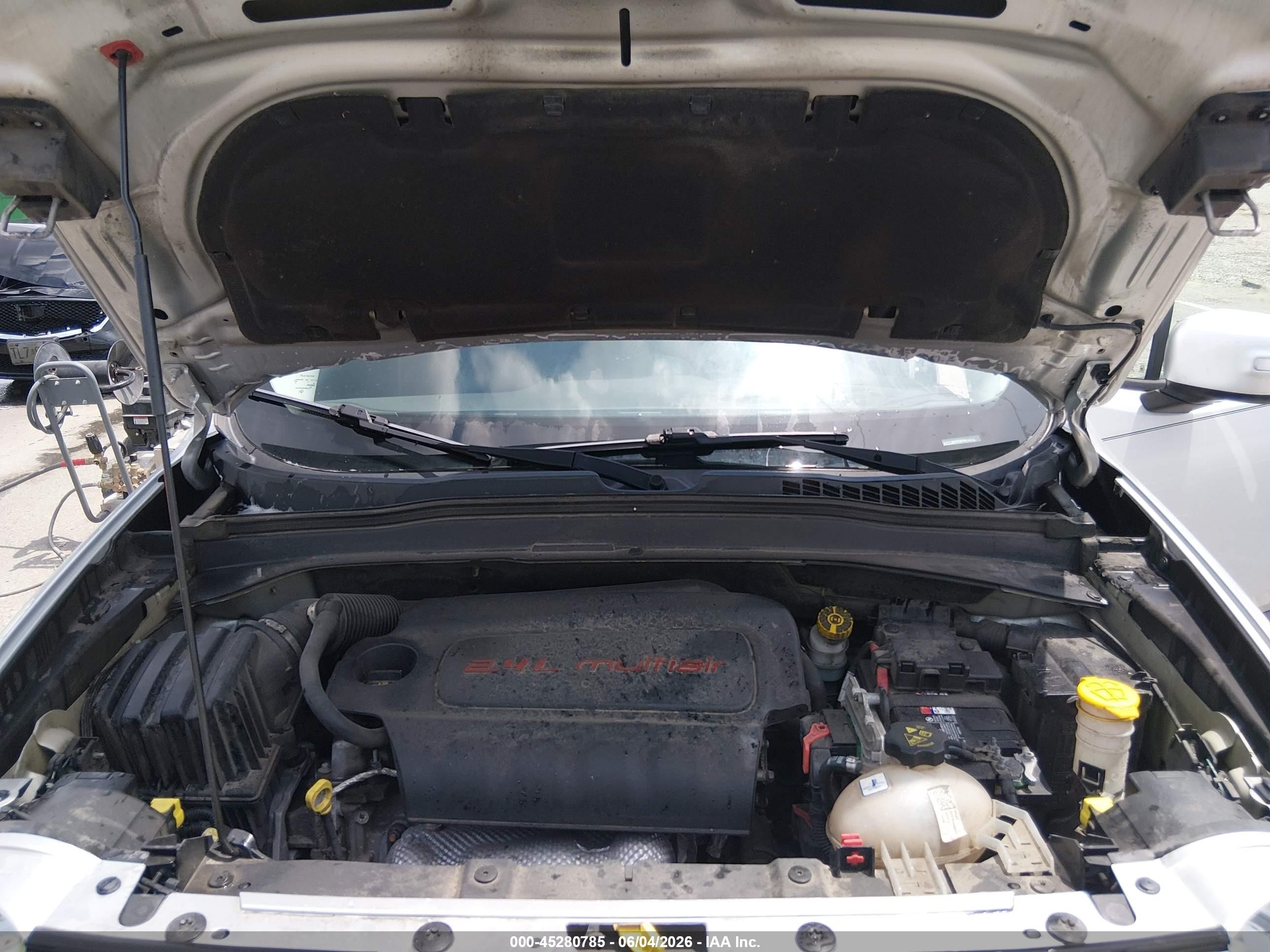 2015 Jeep Renegade Limited Серебряный vin: ZACCJBDT0FPB74312