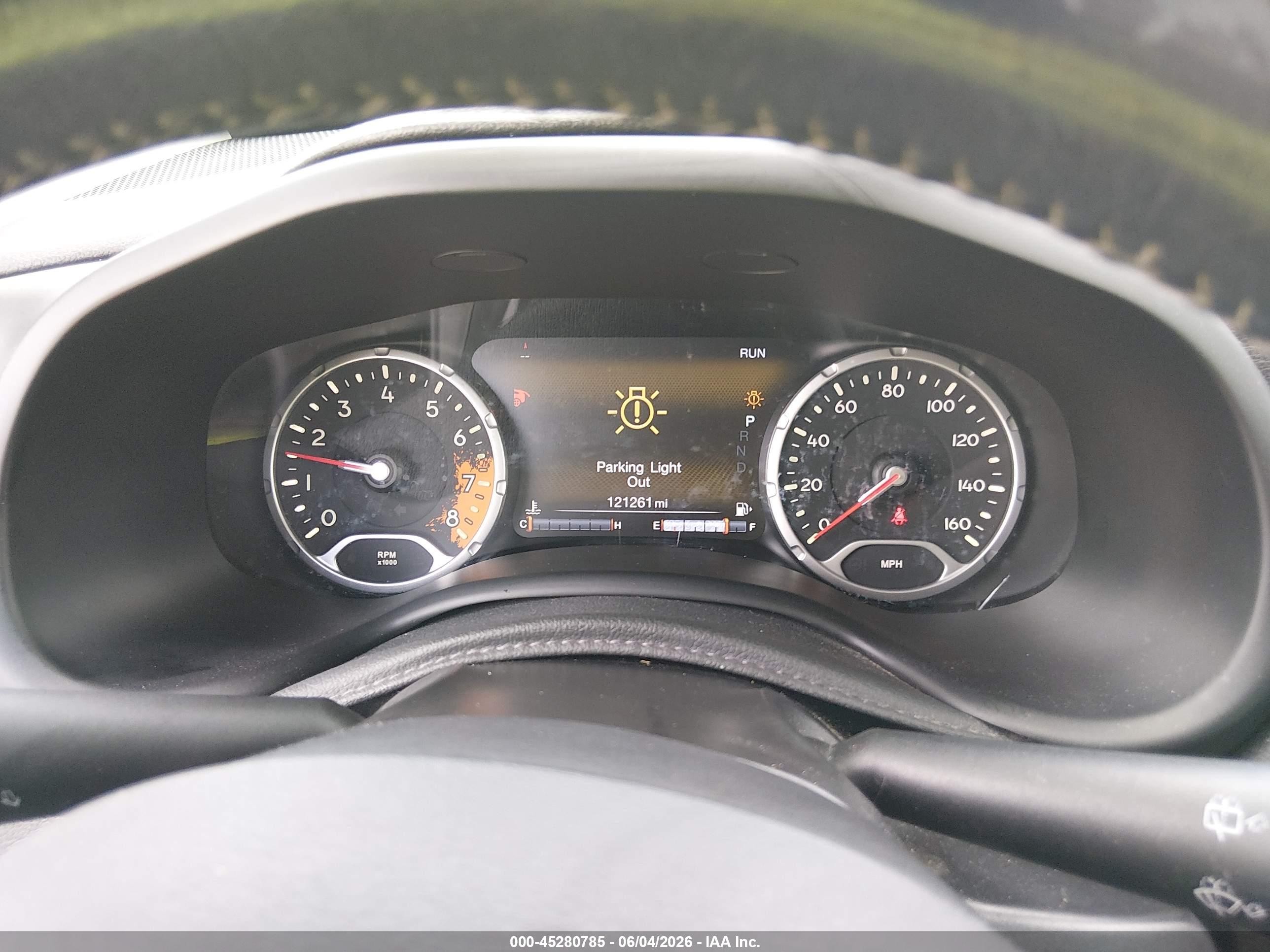 2015 Jeep Renegade Limited Серебряный vin: ZACCJBDT0FPB74312