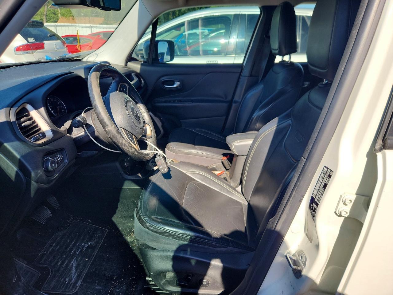 2015 Jeep Renegade White vin: ZACCJBDT0FPB87043