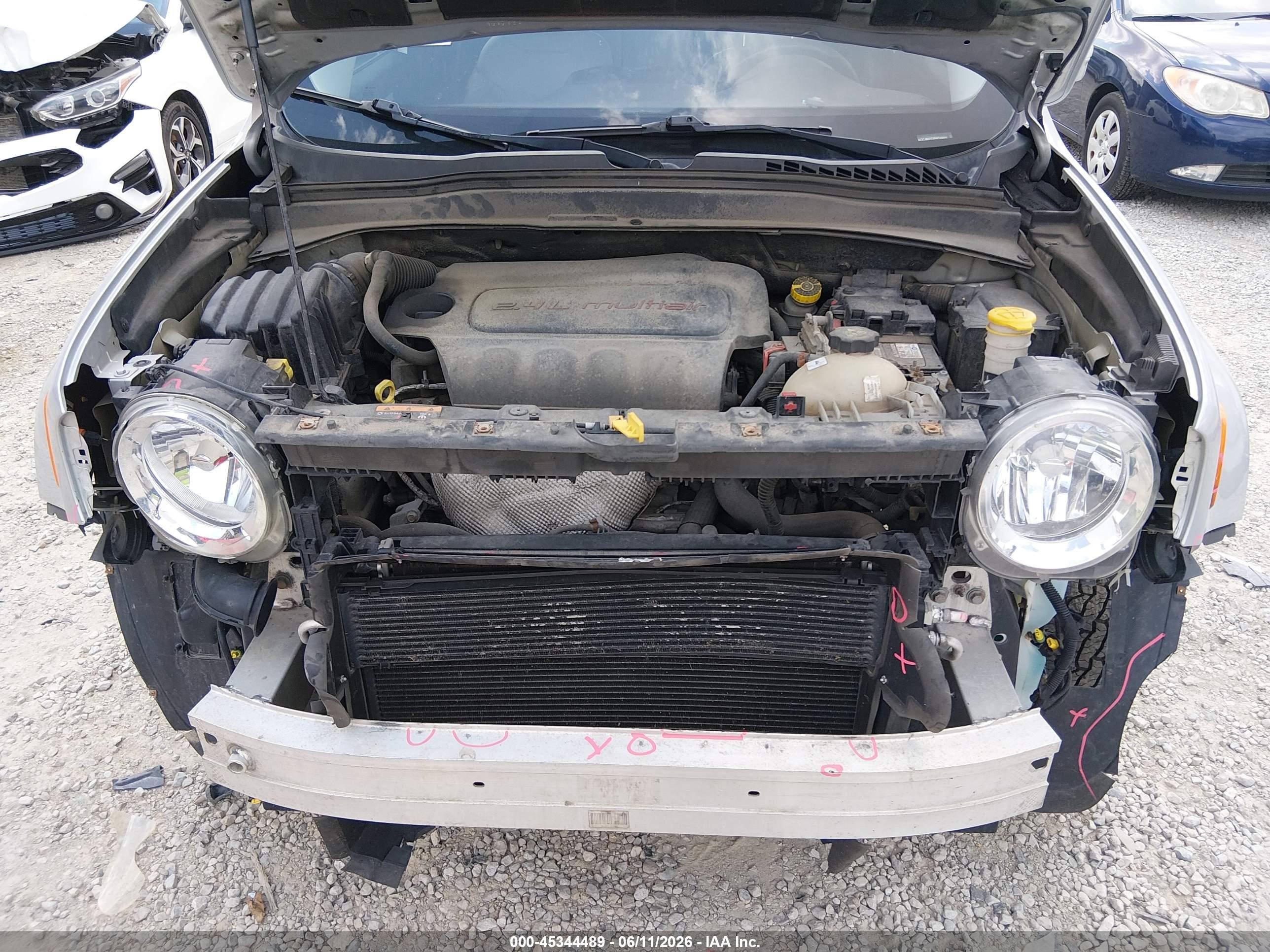 2015 Jeep Renegade Limited Silver vin: ZACCJBDT2FPC10872
