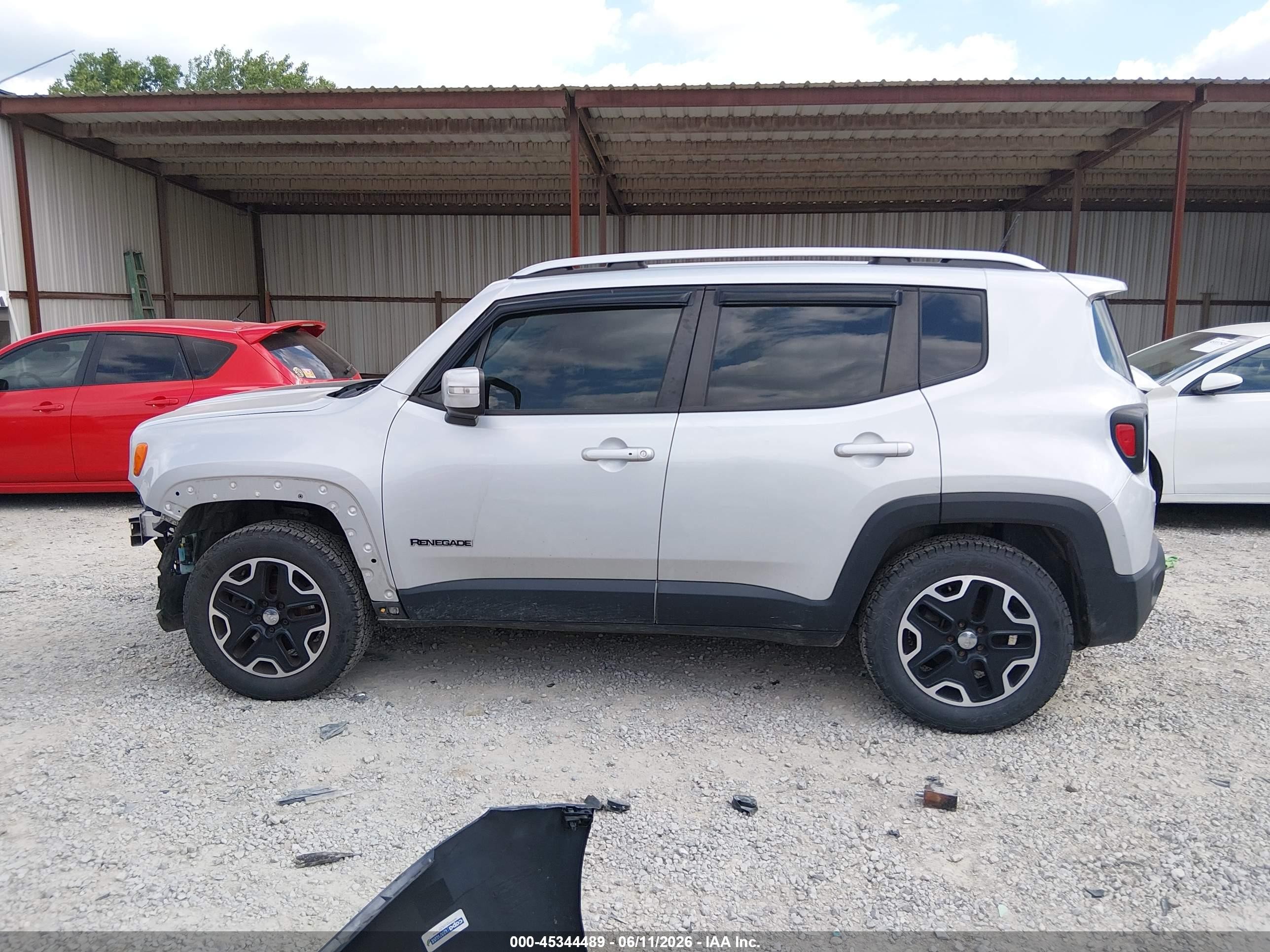 2015 Jeep Renegade Limited Silver vin: ZACCJBDT2FPC10872
