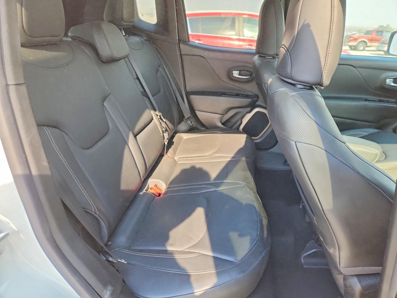2015 Jeep Renegade Limited White vin: ZACCJBDT3FPB26446