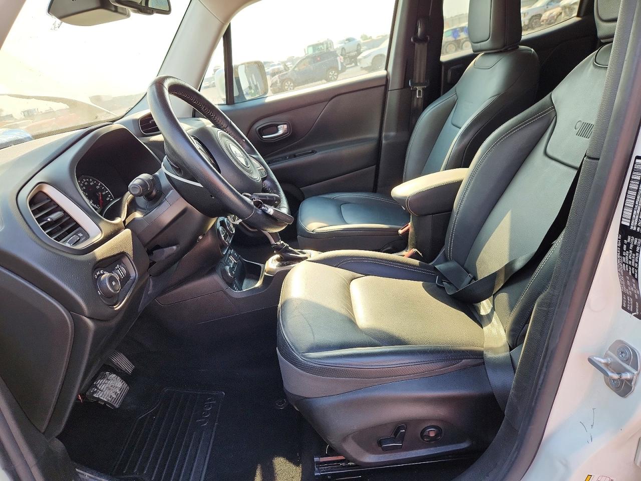 2015 Jeep Renegade Limited White vin: ZACCJBDT3FPB26446