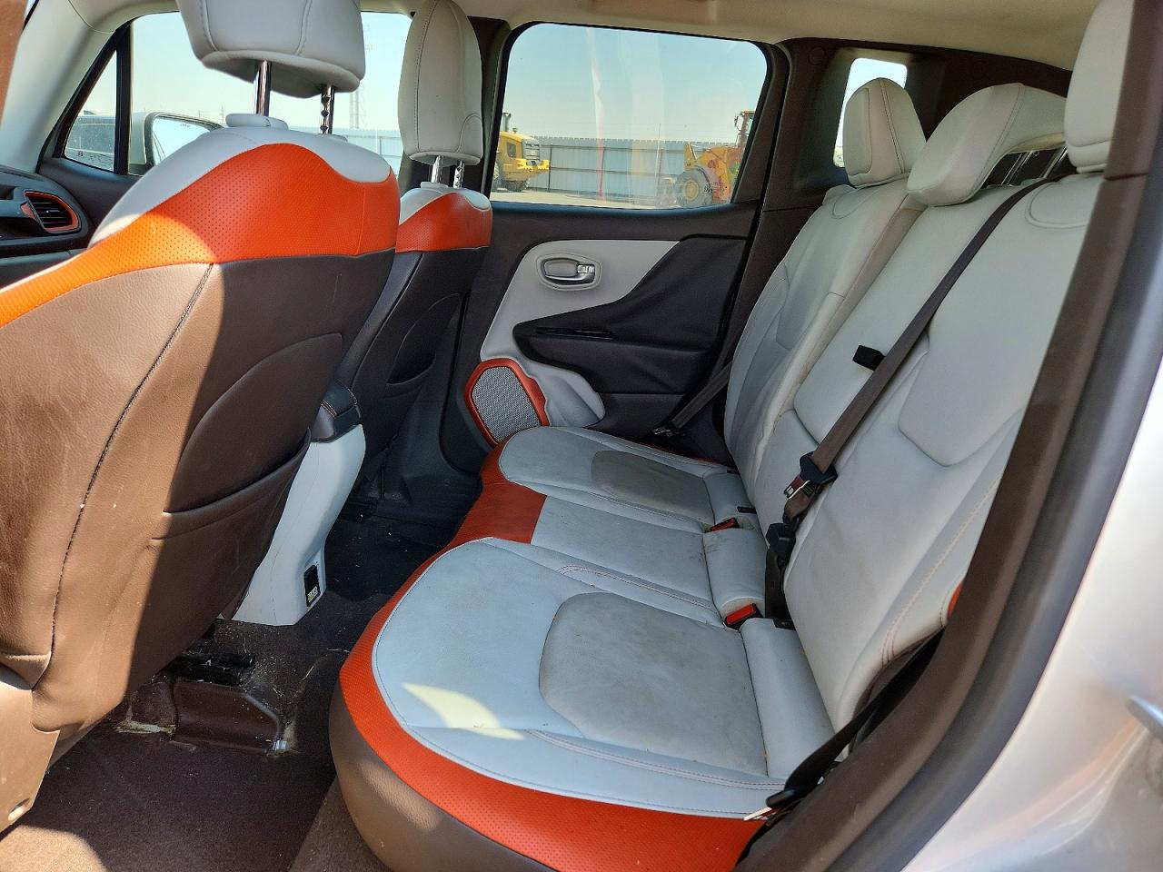 2015 Jeep Renegade Limited Silver vin: ZACCJBDT3FPC12100