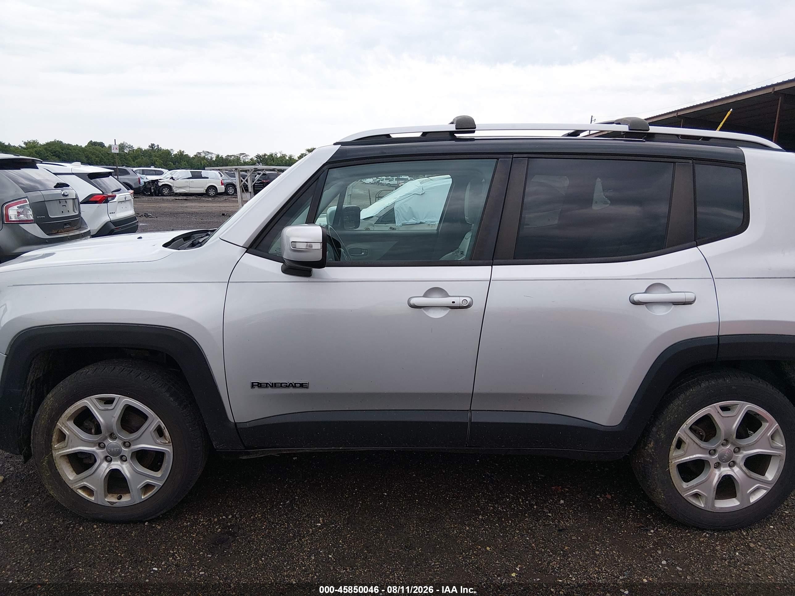 2015 Jeep Renegade Limited Silver vin: ZACCJBDT3FPC48918