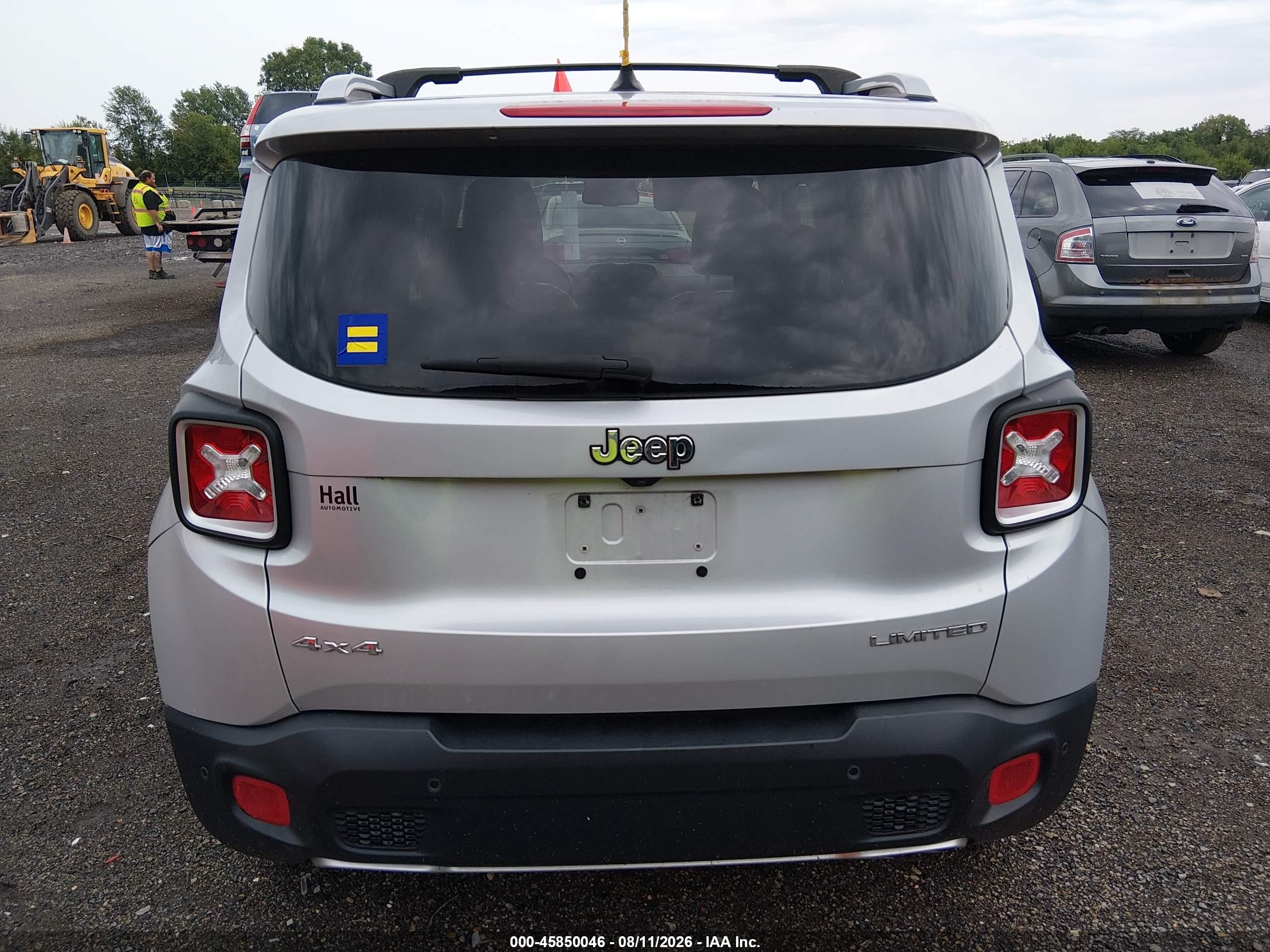 2015 Jeep Renegade Limited Silver vin: ZACCJBDT3FPC48918