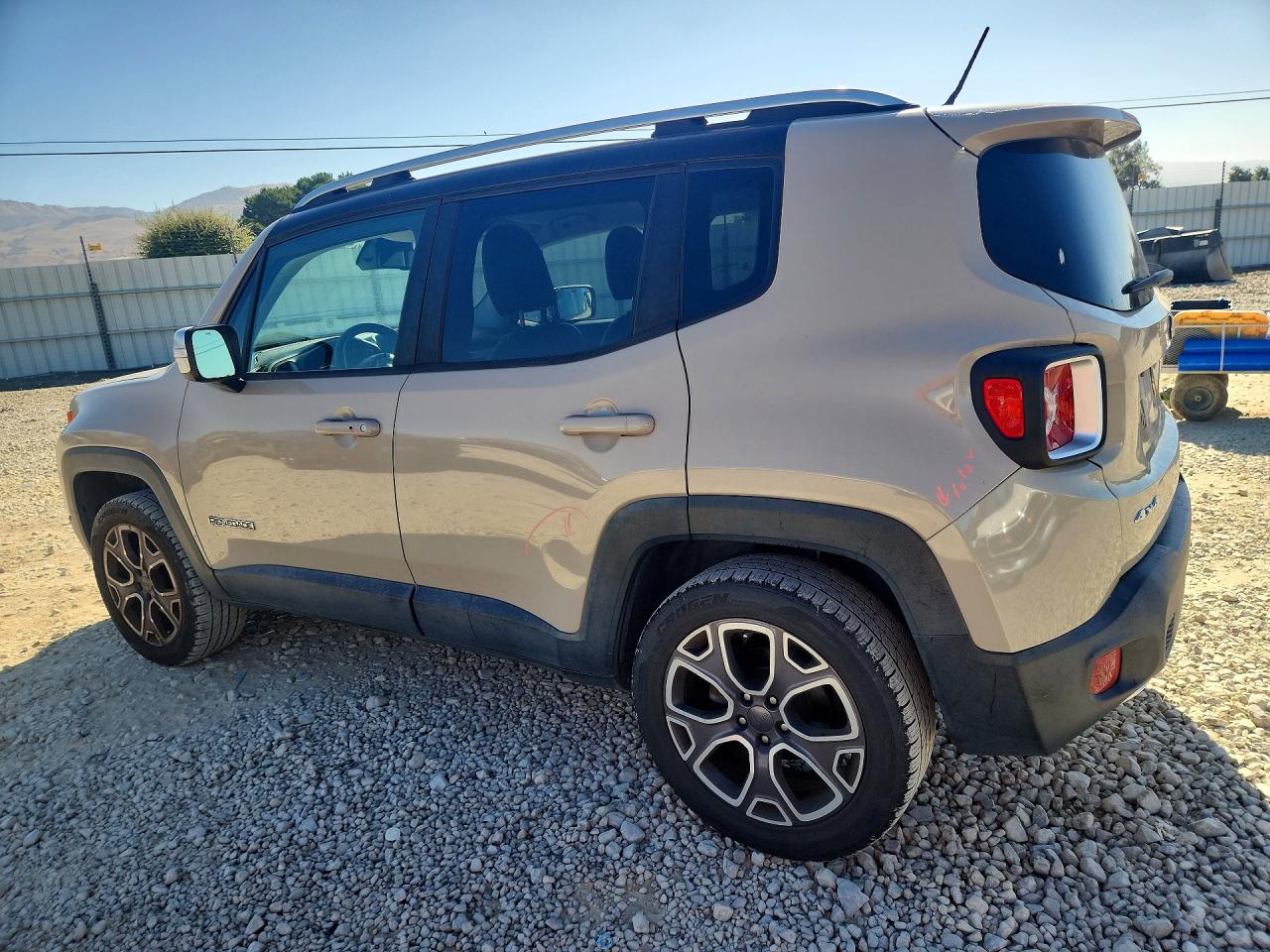 2016 Jeep Renegade Limited Tan vin: ZACCJBDT3GPC59211