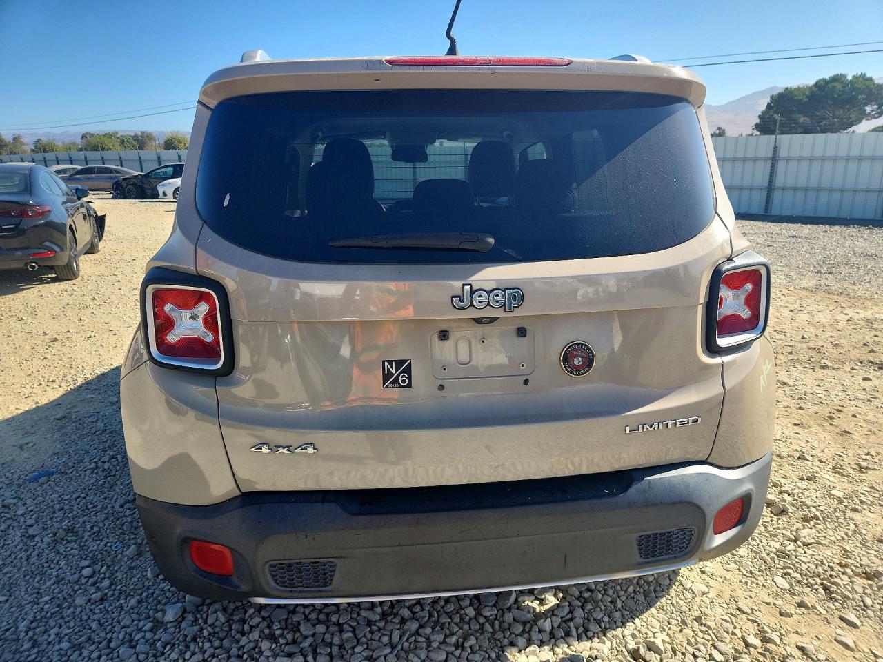 2016 Jeep Renegade Limited Tan vin: ZACCJBDT3GPC59211