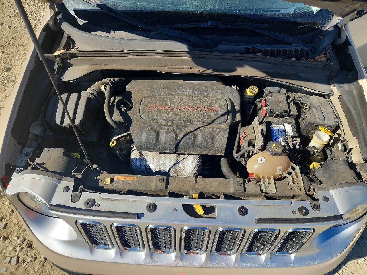 2016 Jeep Renegade Limited Tan vin: ZACCJBDT3GPC59211