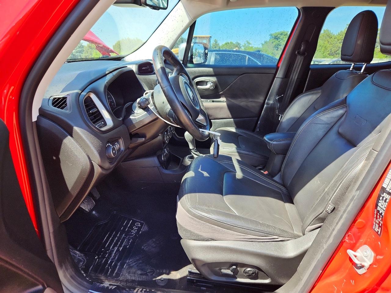 2015 Jeep Renegade Limited Red vin: ZACCJBDT4FPC00070