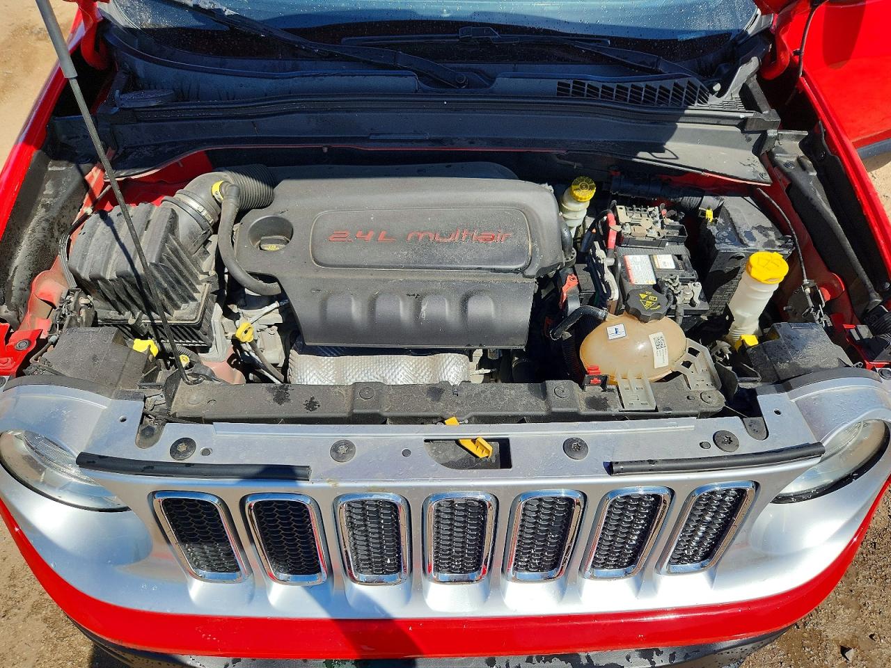 2015 Jeep Renegade Limited Red vin: ZACCJBDT4FPC00070