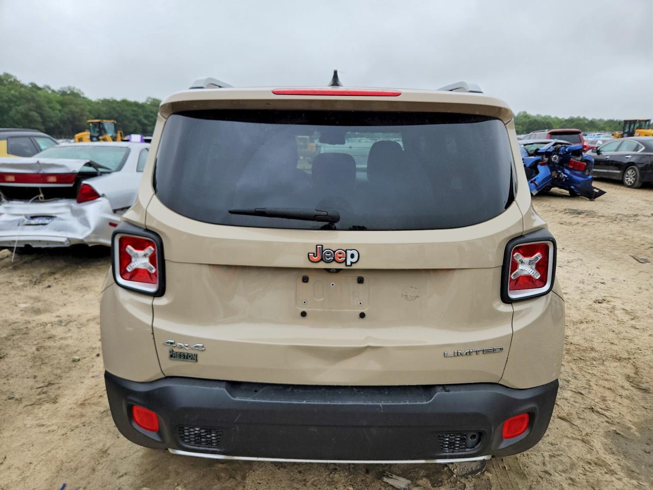 2015 Jeep Renegade Limited Tan vin: ZACCJBDT4FPC45851