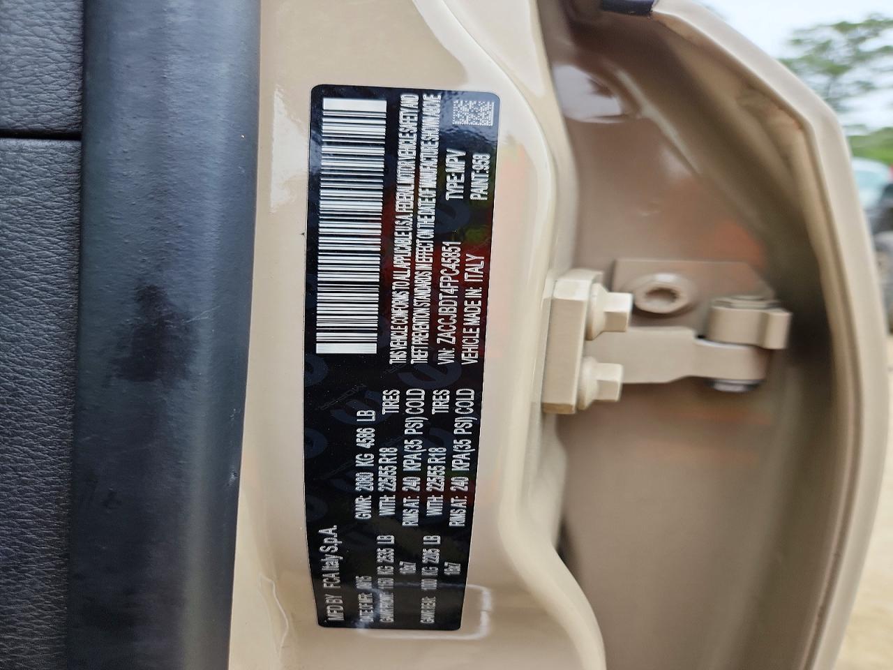 2015 Jeep Renegade Limited Tan vin: ZACCJBDT4FPC45851