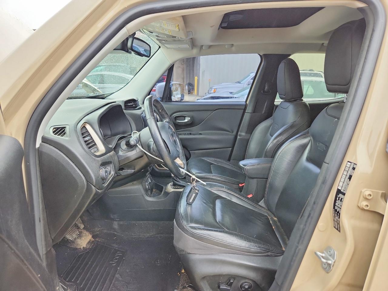 2015 Jeep Renegade Limited Tan vin: ZACCJBDT4FPC45851