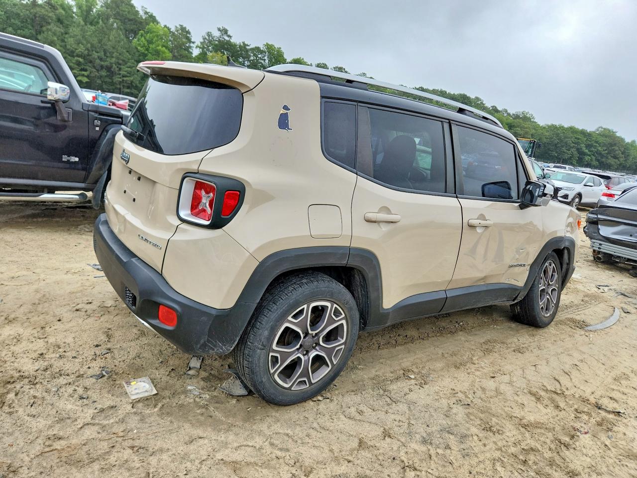 2015 Jeep Renegade Limited Tan vin: ZACCJBDT4FPC45851