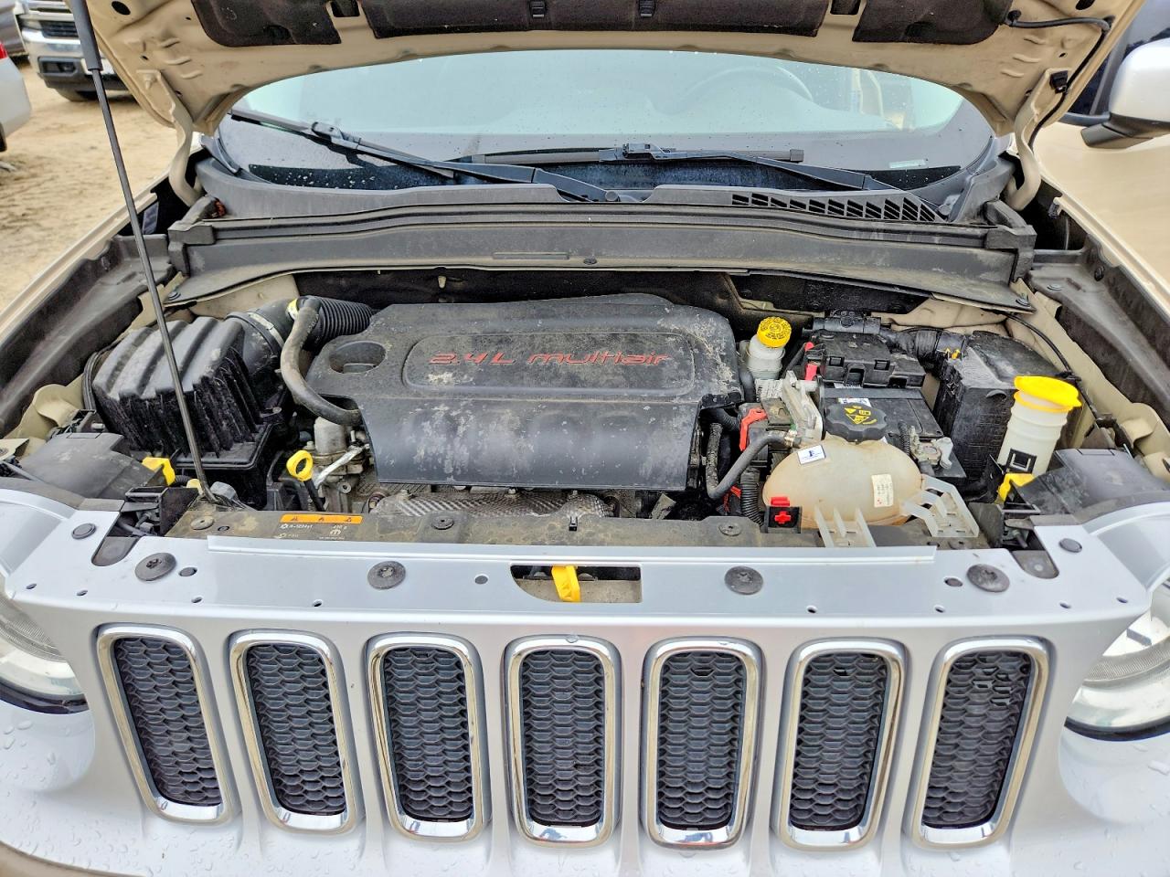 2015 Jeep Renegade Limited Tan vin: ZACCJBDT4FPC45851