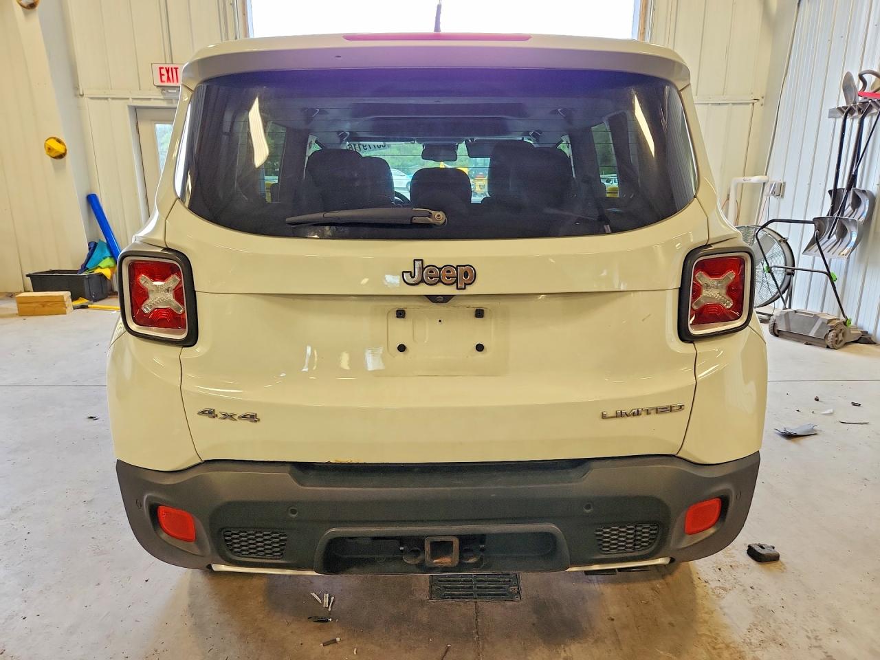 2015 Jeep Renegade Limited White vin: ZACCJBDT6FPC43745