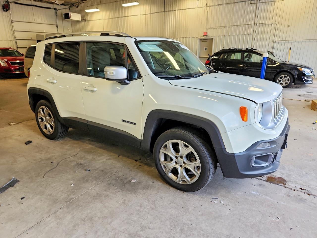 2015 Jeep Renegade Limited White vin: ZACCJBDT6FPC43745