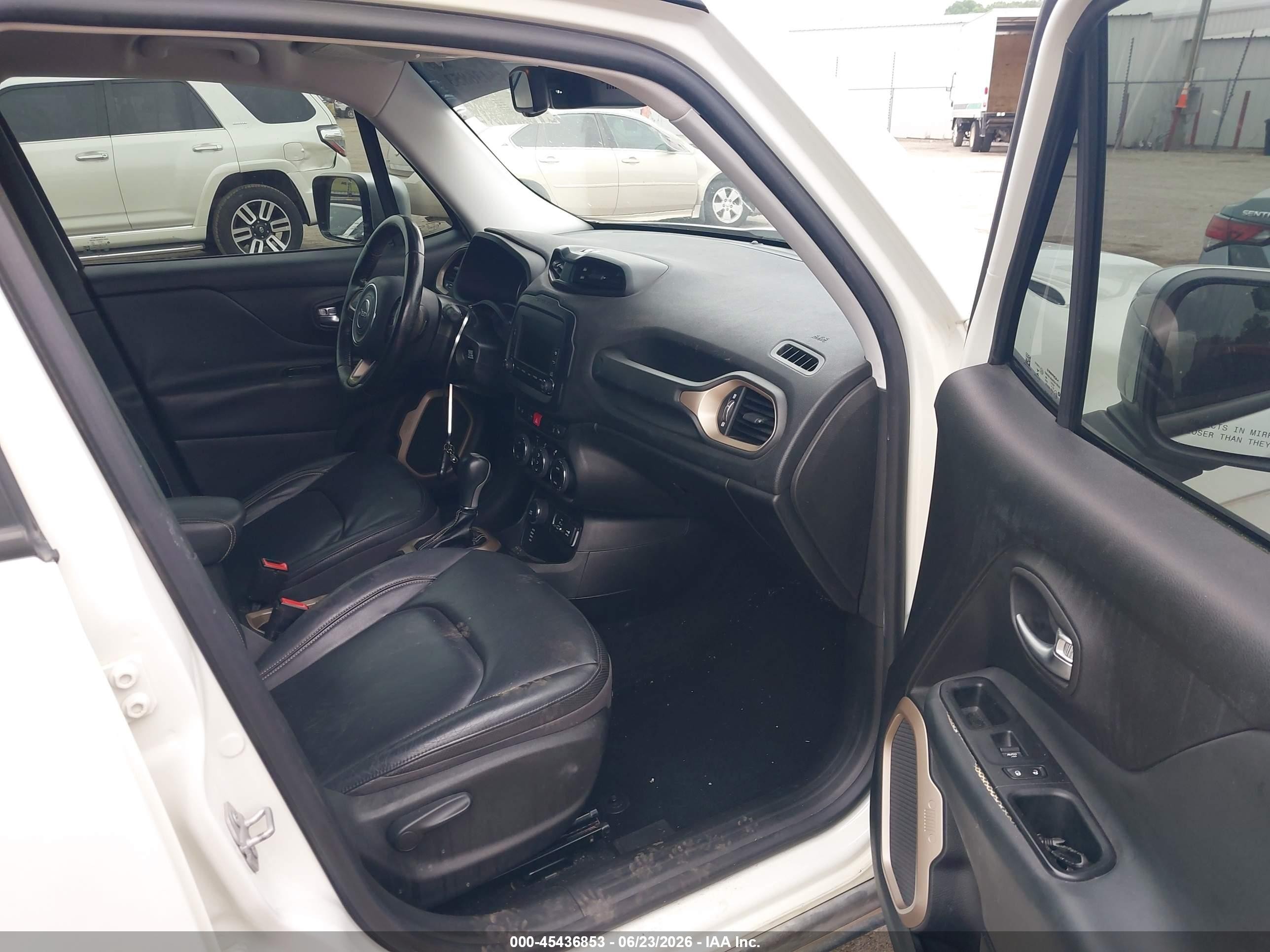 2015 Jeep Renegade Limited White vin: ZACCJBDT7FPB29737